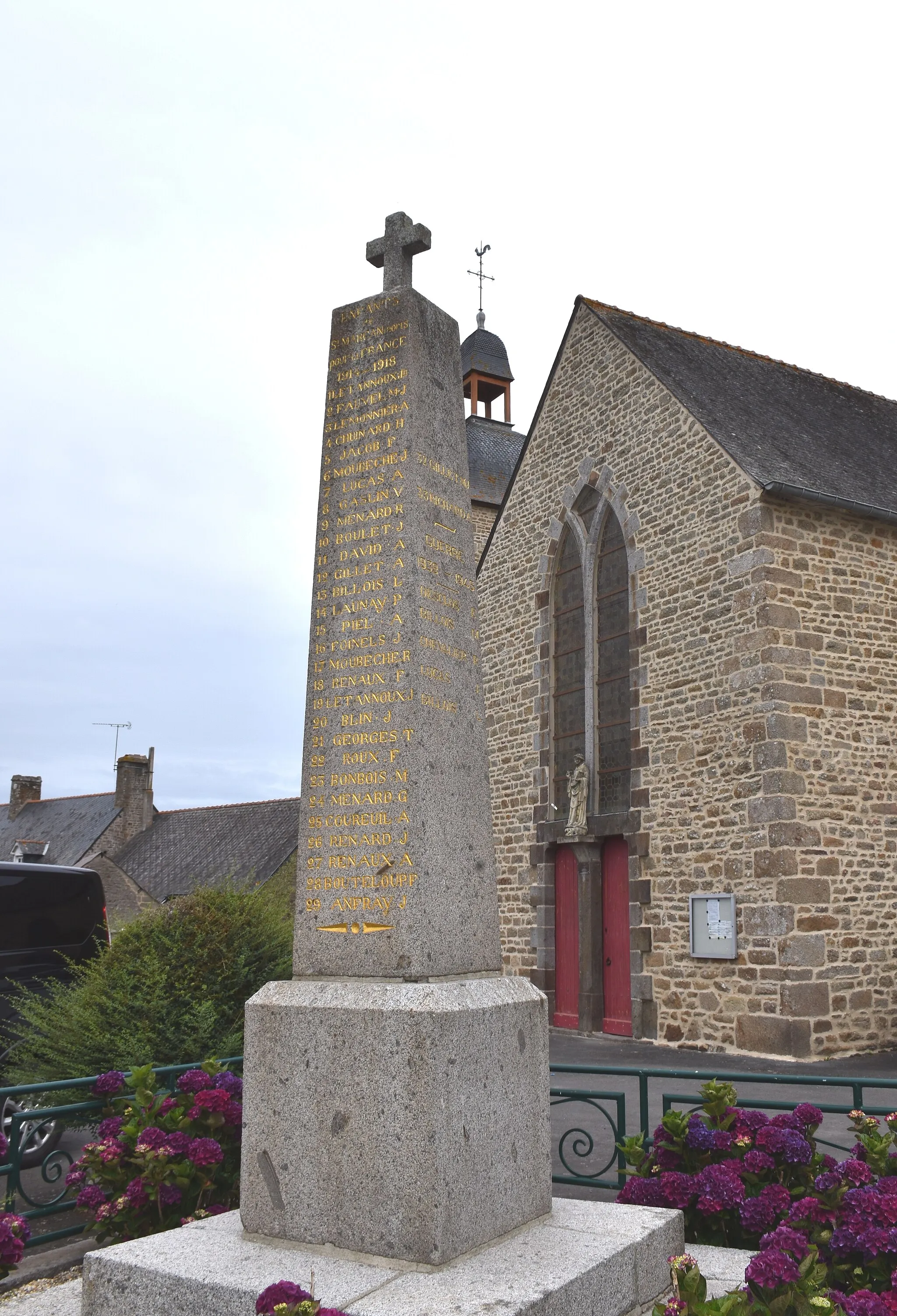 Photo showing: Le monument aux morts