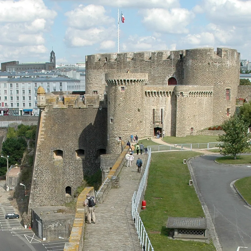 Photo showing: Le donjon du château de Brest, vue de la tour de Brest