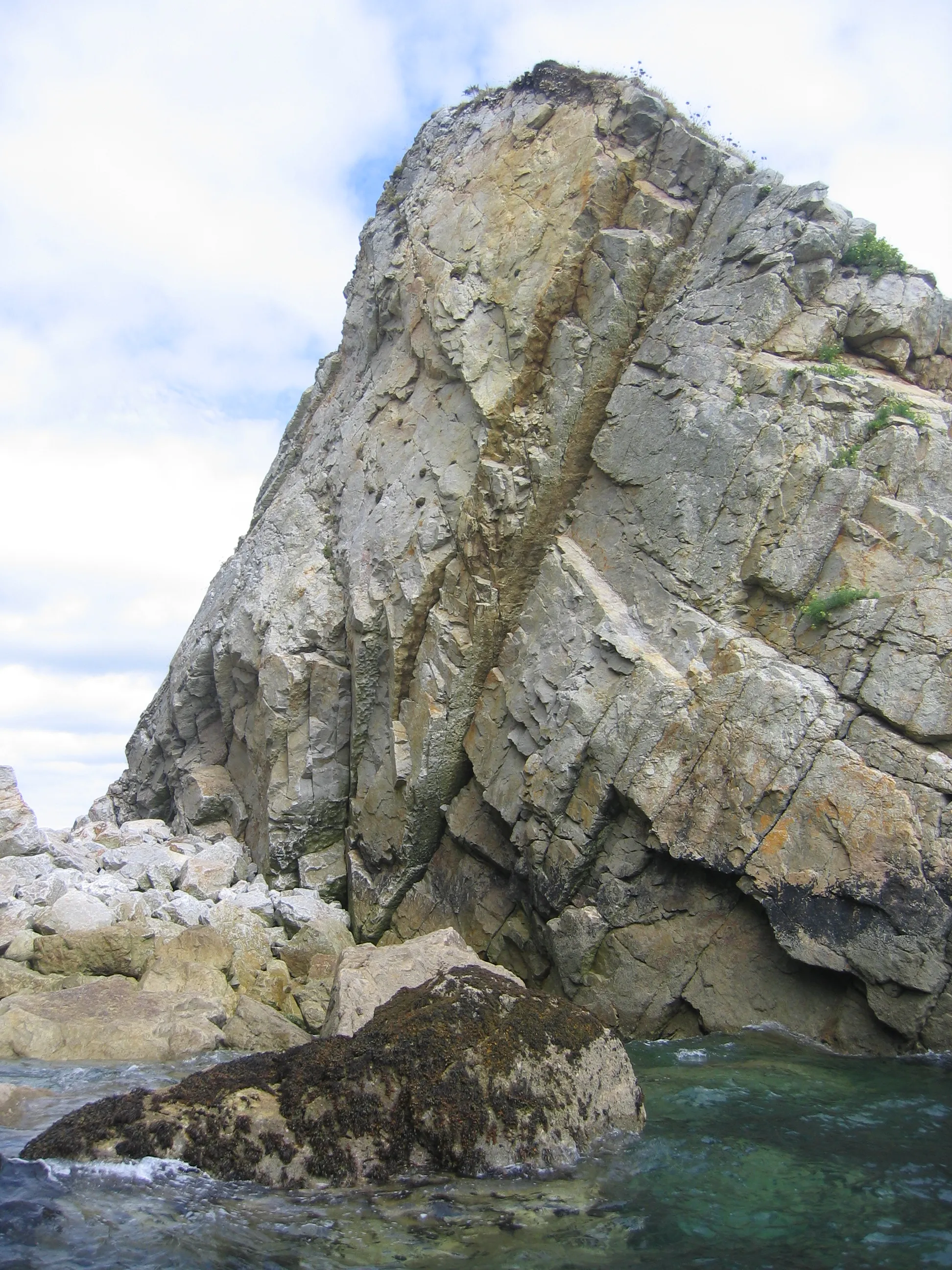 Photo showing: Visite en bateau des grottes de Morgat.