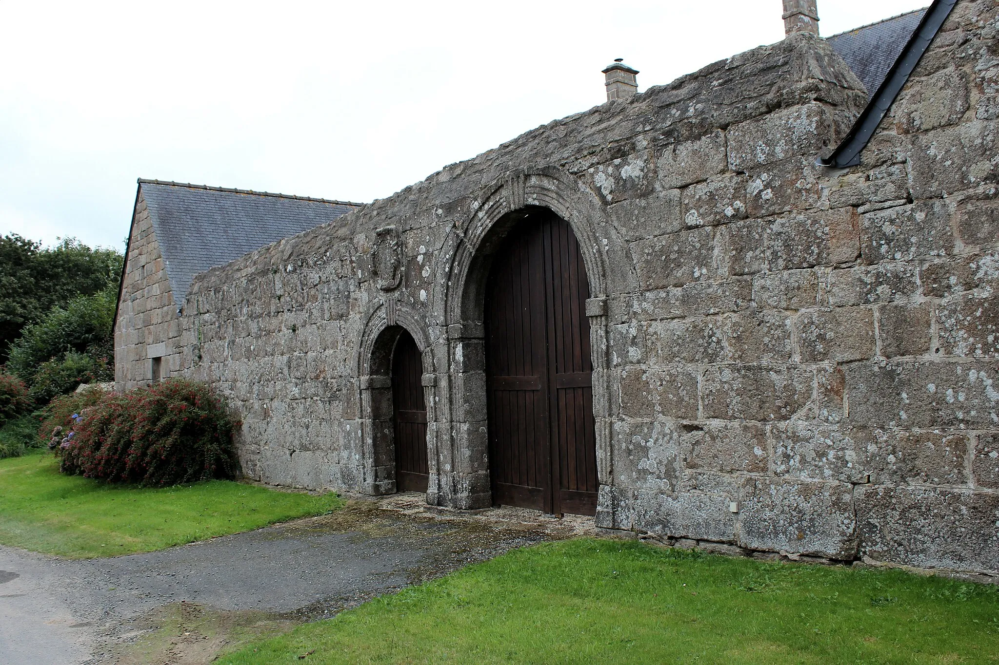 Photo showing: This building is indexed in the base Mérimée, a database of architectural heritage maintained by the French Ministry of Culture, under the reference PA00089770 .