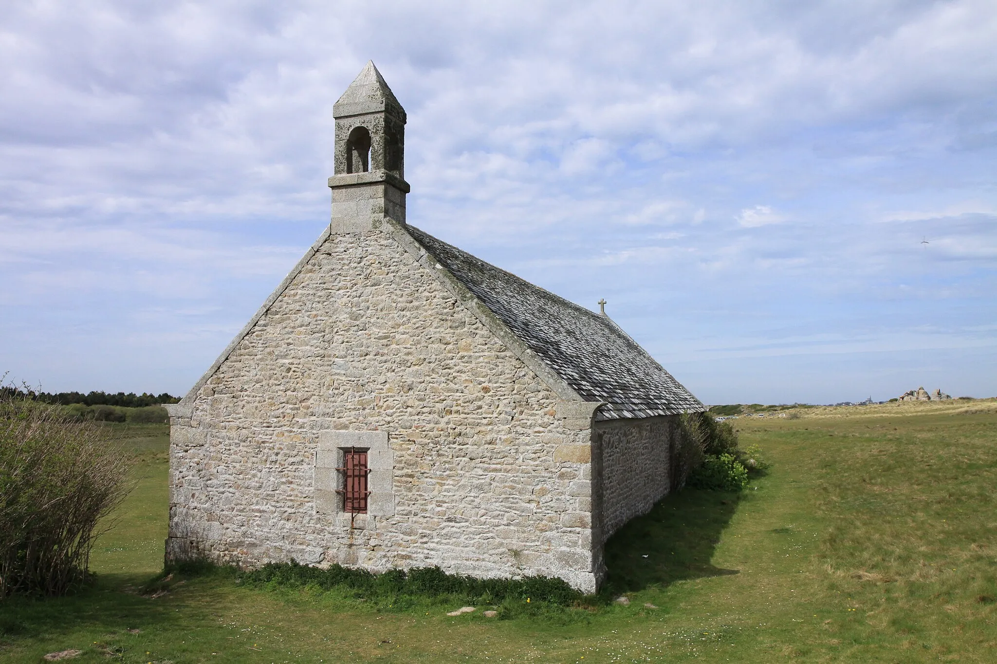 Photo showing: La chapelle Saint-Guvoc dans les dunes de Keremma dans le nord Finistère.