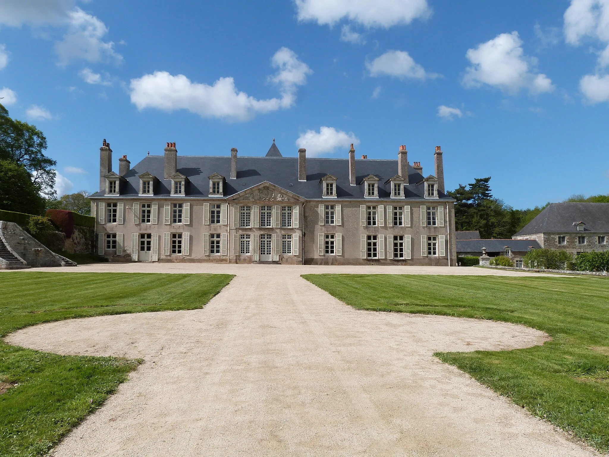 Photo showing: Le château de Catuélan et sa cour d'honneur (Hénon, Côtes-d'Armor)