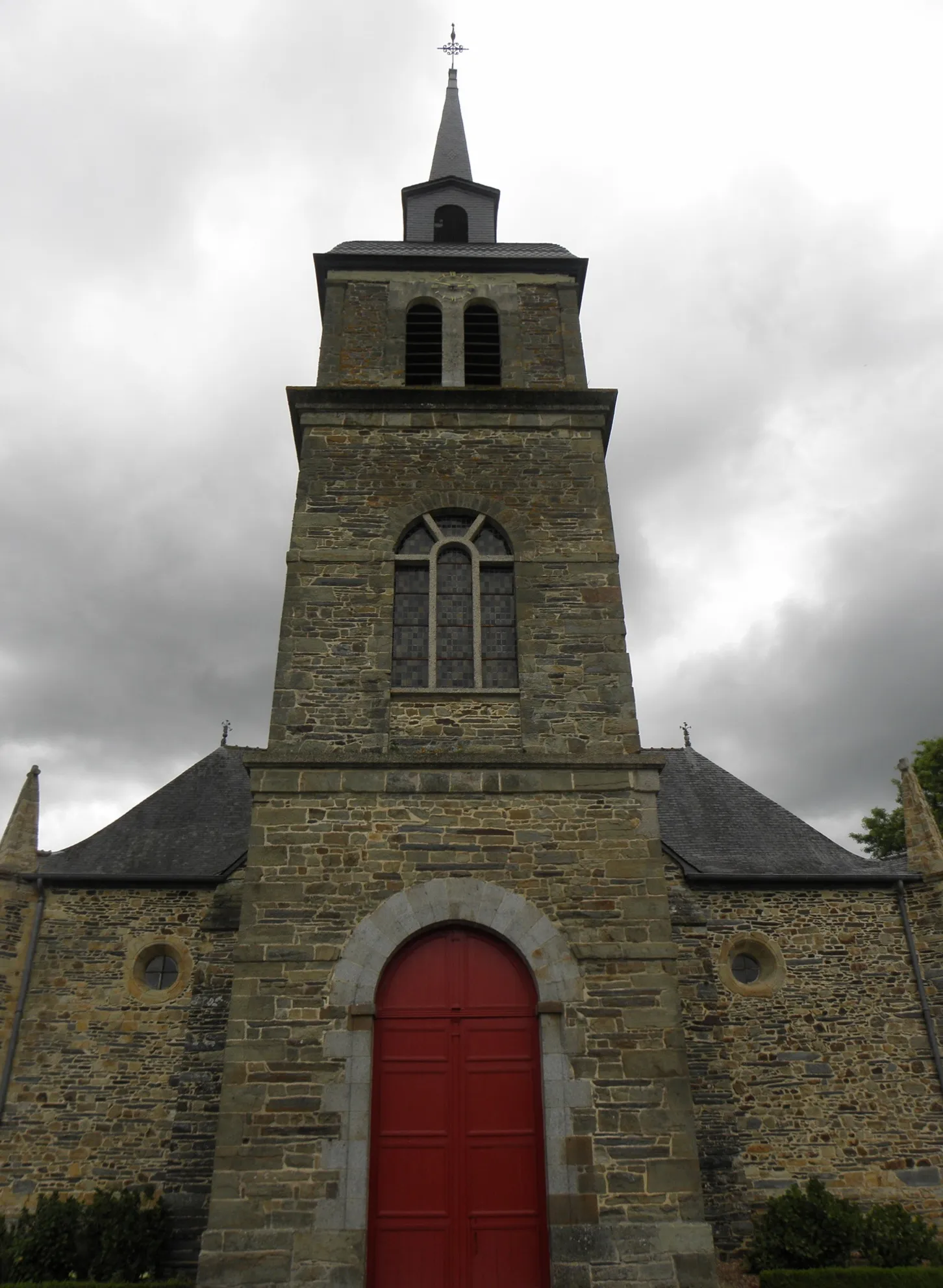 Photo showing: Église Saint-Martin-de-Tours d'Amanlis (35). Façade occidentale.