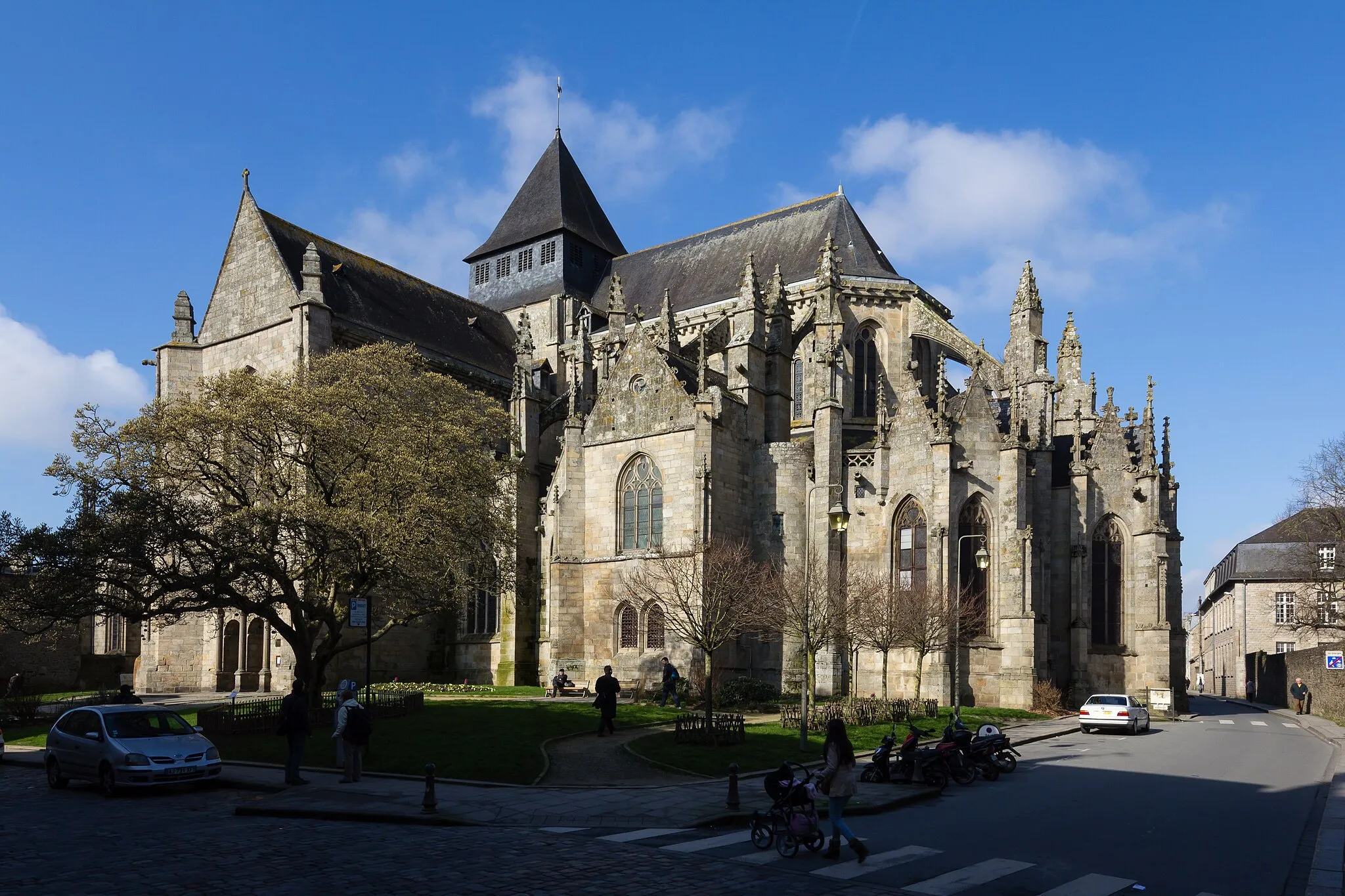 Photo showing: Angle sud-est de l'église Saint-Malo de Dinan (France)