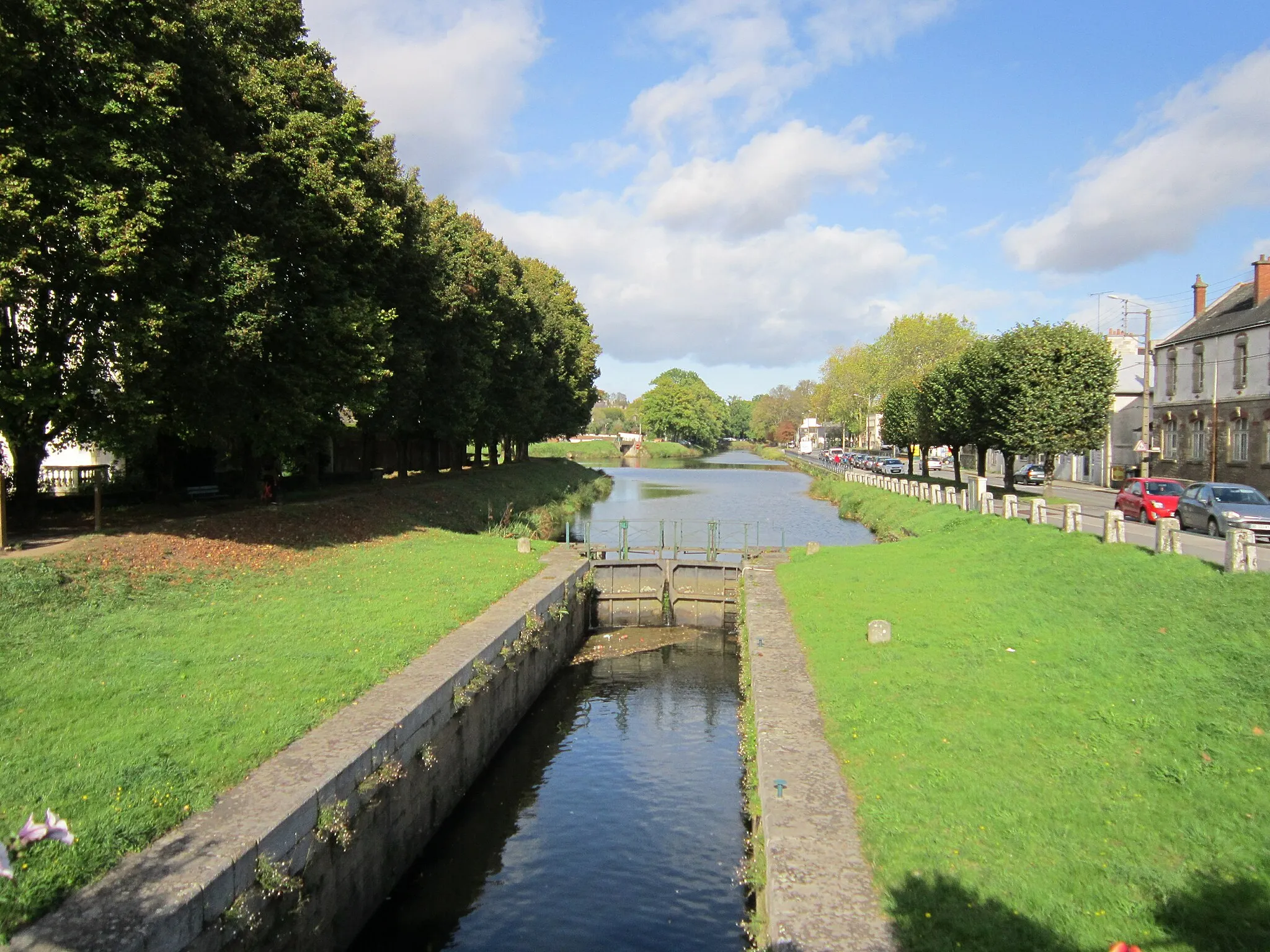 Photo showing: Le Blavet canalisé (Canal de Nantes à Brest) : l'écluse des Récollets (à Pontivy).