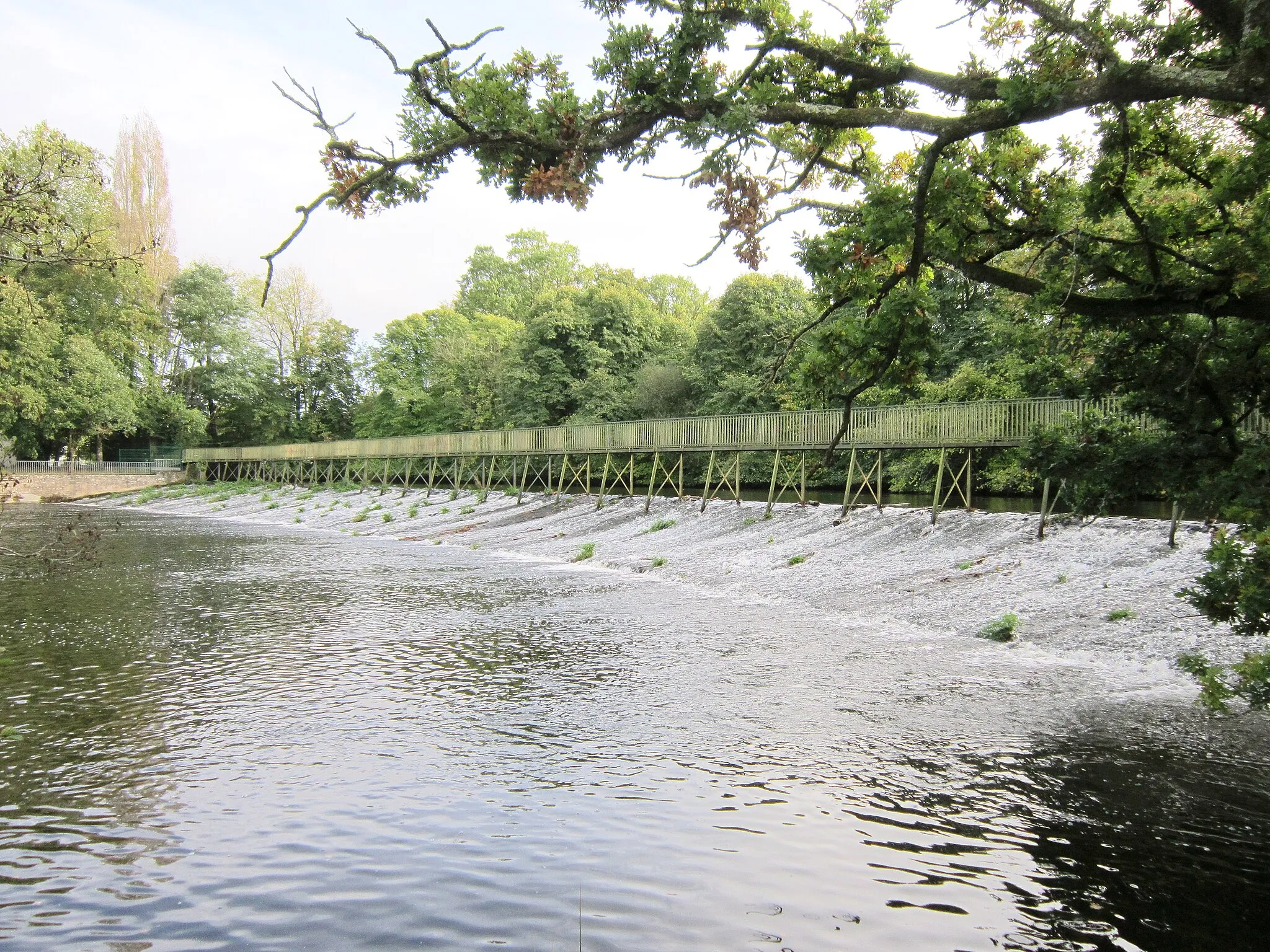 Photo showing: Pontivy : passerelle sur le Blavet.