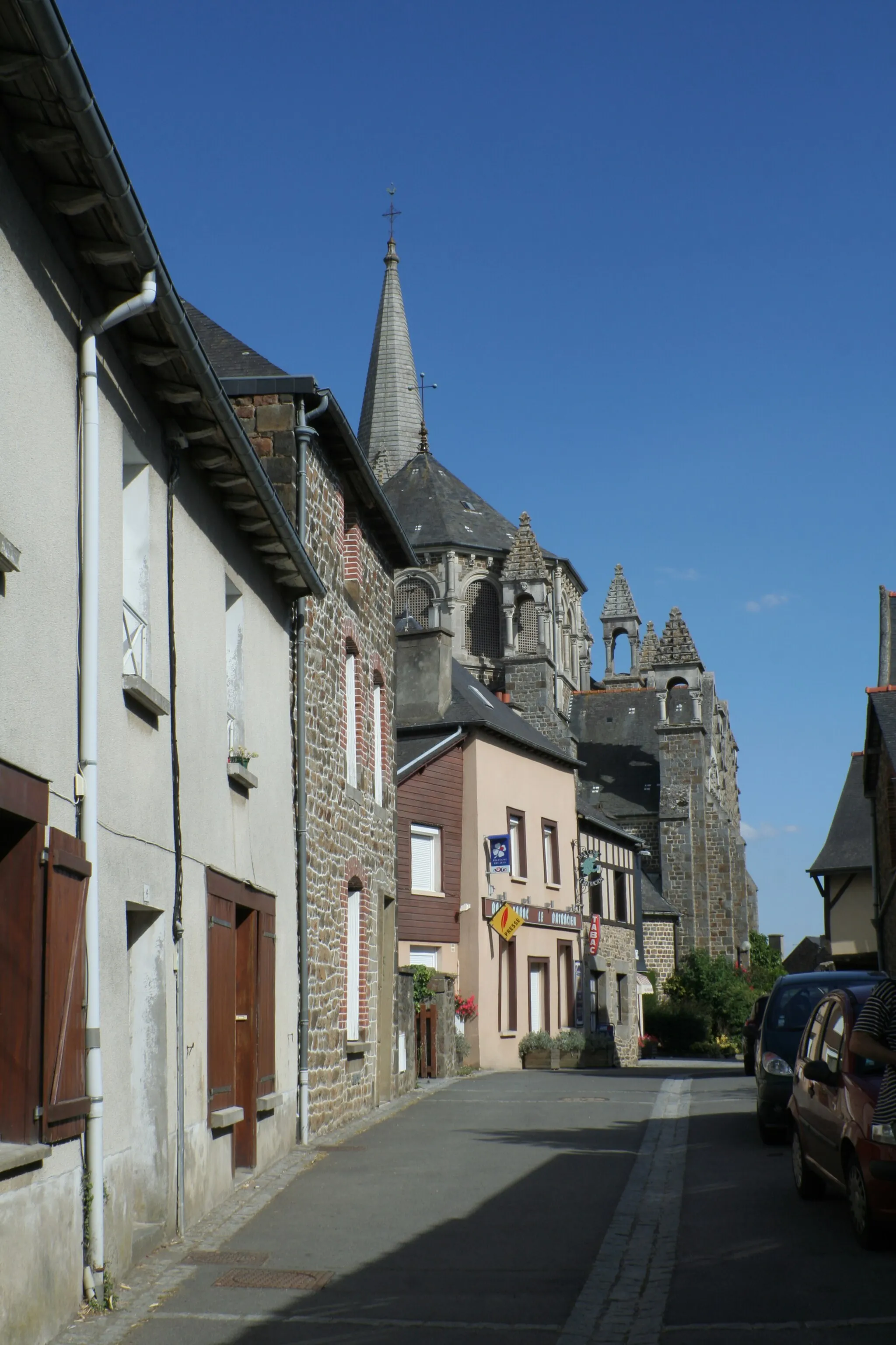 Photo showing: Tinténiac, Ille-et-Vilaine, Bretagne, France
Rue des Dames, avec dans le fond, l'église de la Sainte-Trinité.