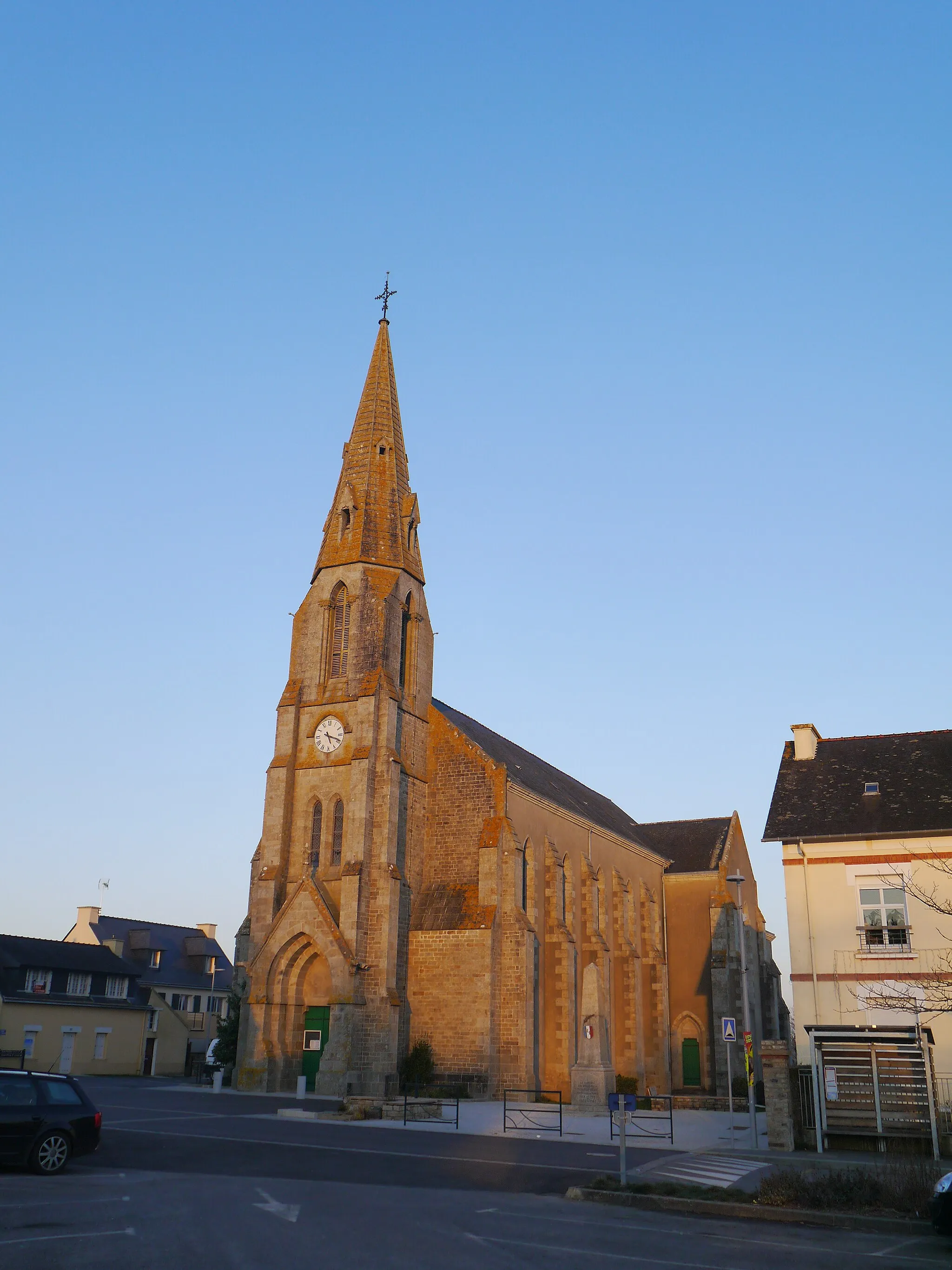 Photo showing: L'église Saint-Jean-Baptiste.