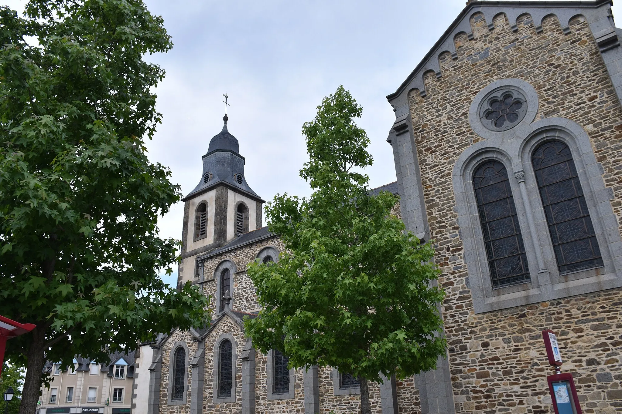 Photo showing: Eglise Saint-Jean-Baptiste