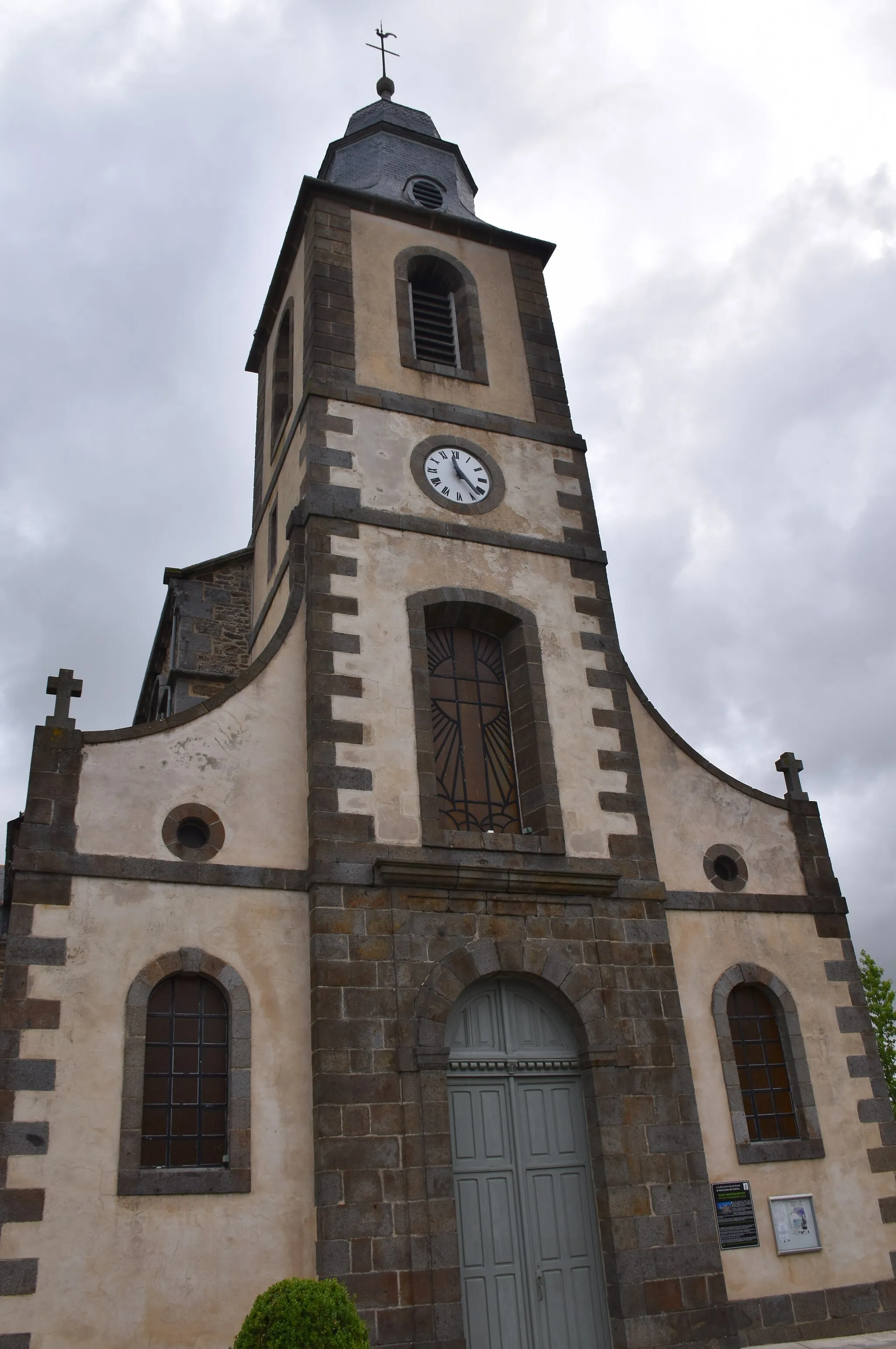 Photo showing: Eglise Saint-Jean-Baptiste - La façade