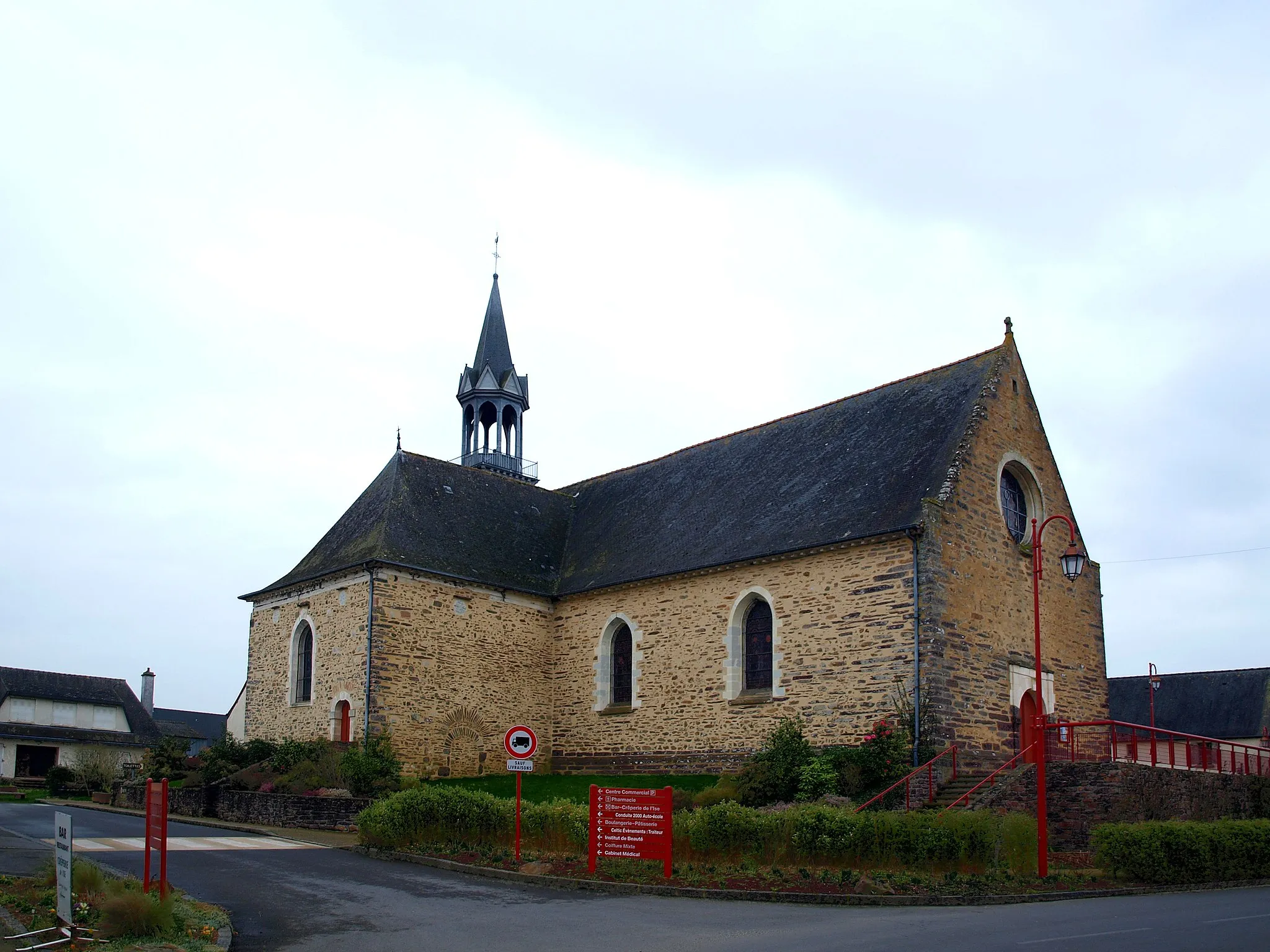 Photo showing: Bourgbarré (Ille-et-Vilaine, France) ; église