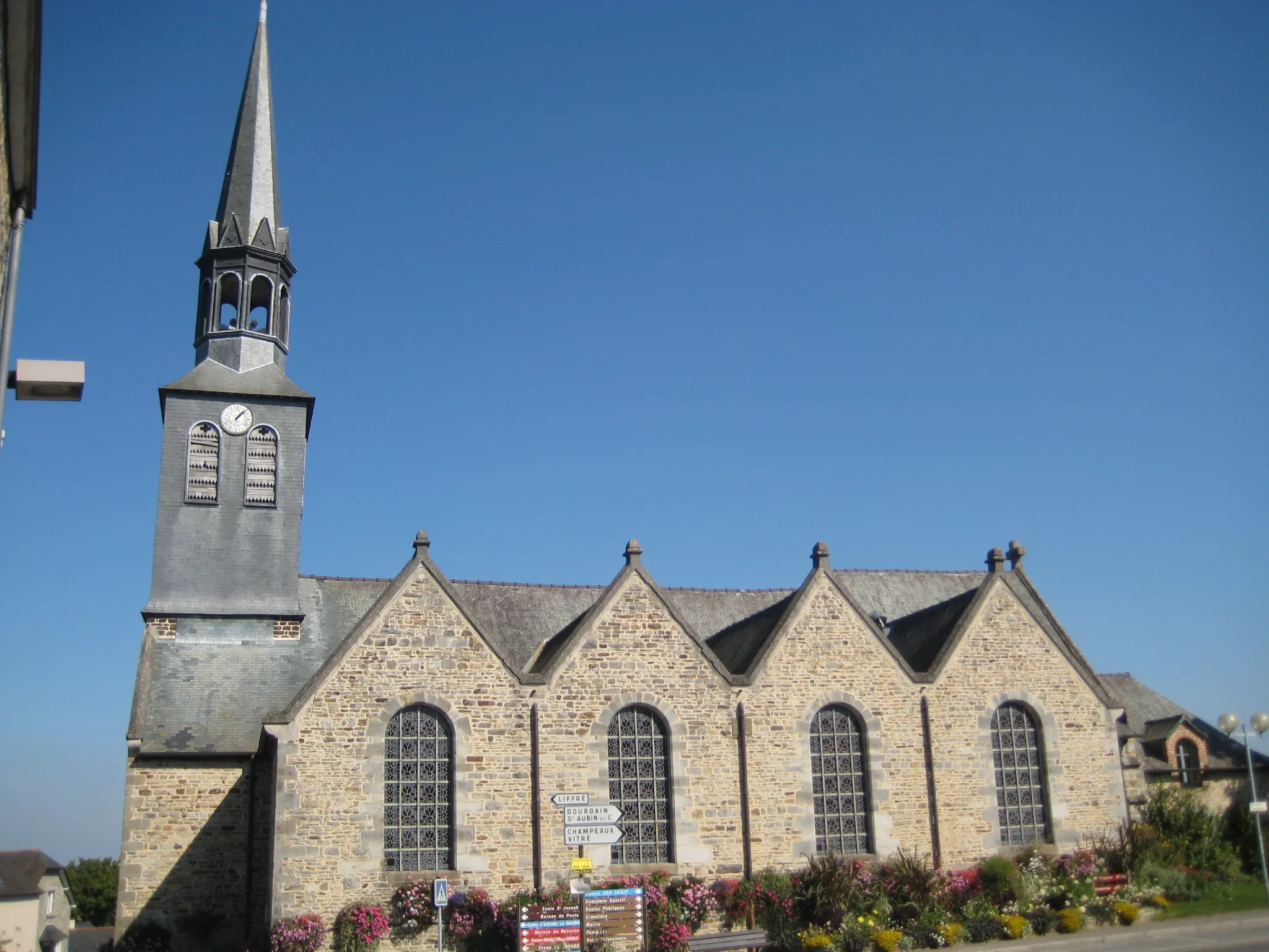 Photo showing: Church of La Bouëxière