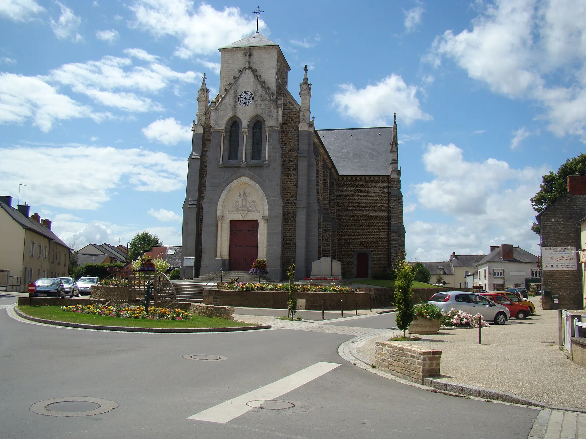Photo showing: Church of La Mézière