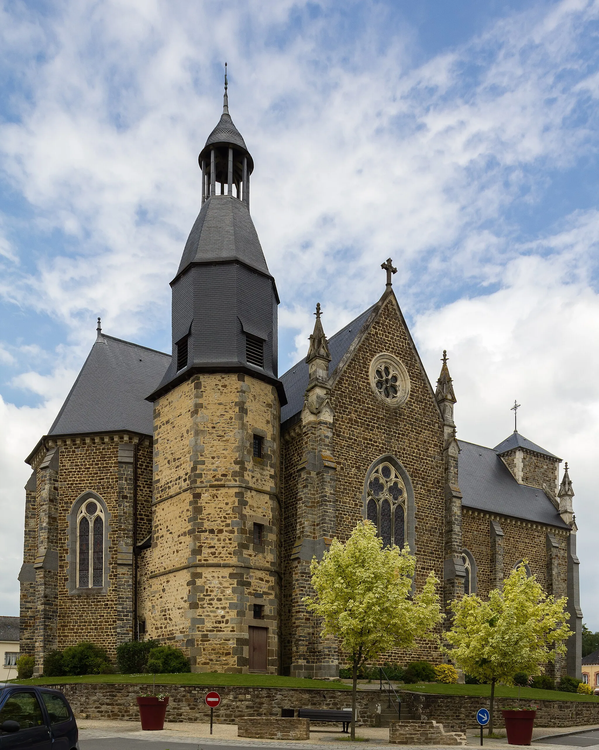 Photo showing: Tour de l'église Saint-Martin de La Mézière (France).