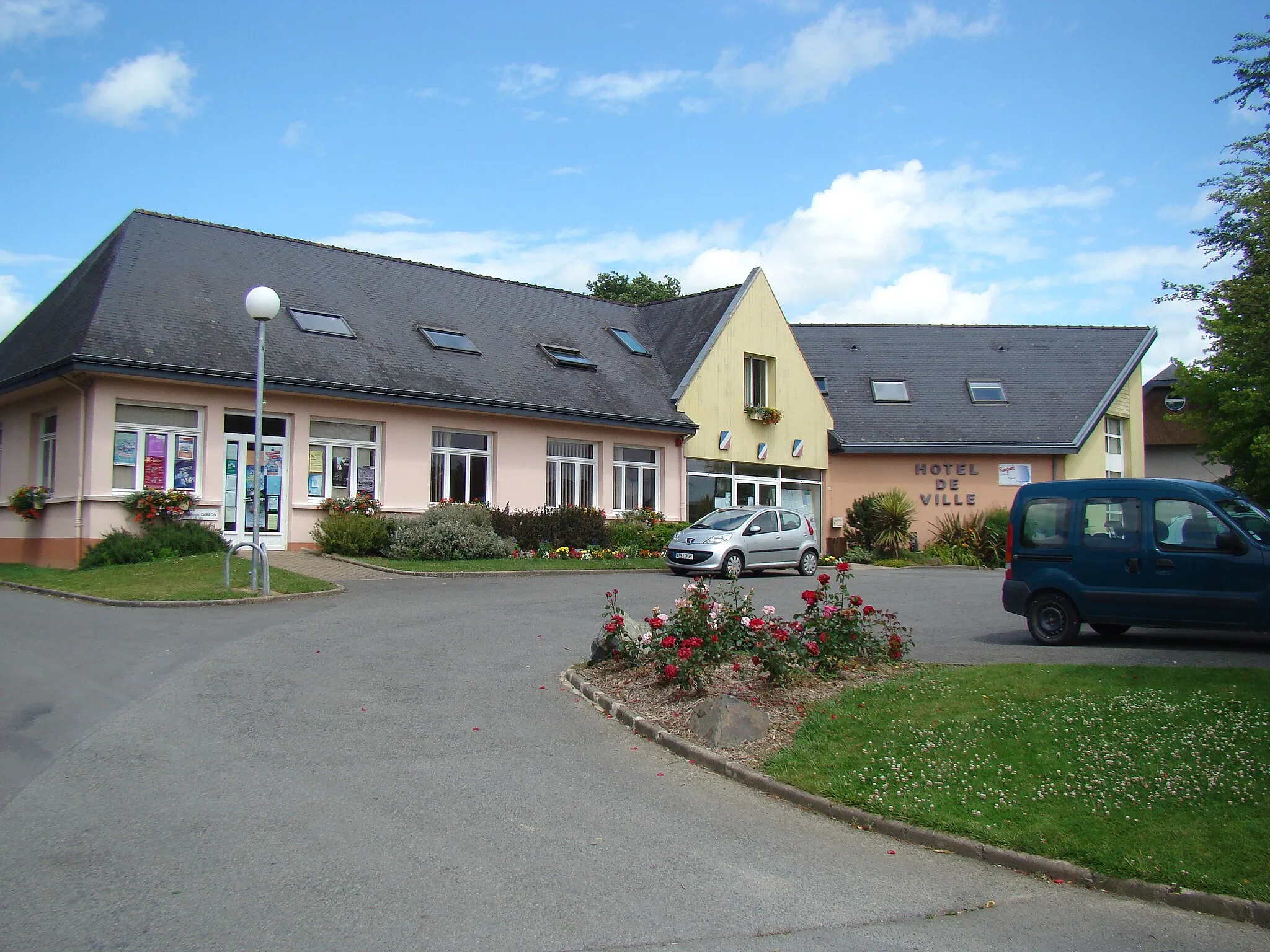 Photo showing: Town hall of La Mézière in Ille-et-Vilaine