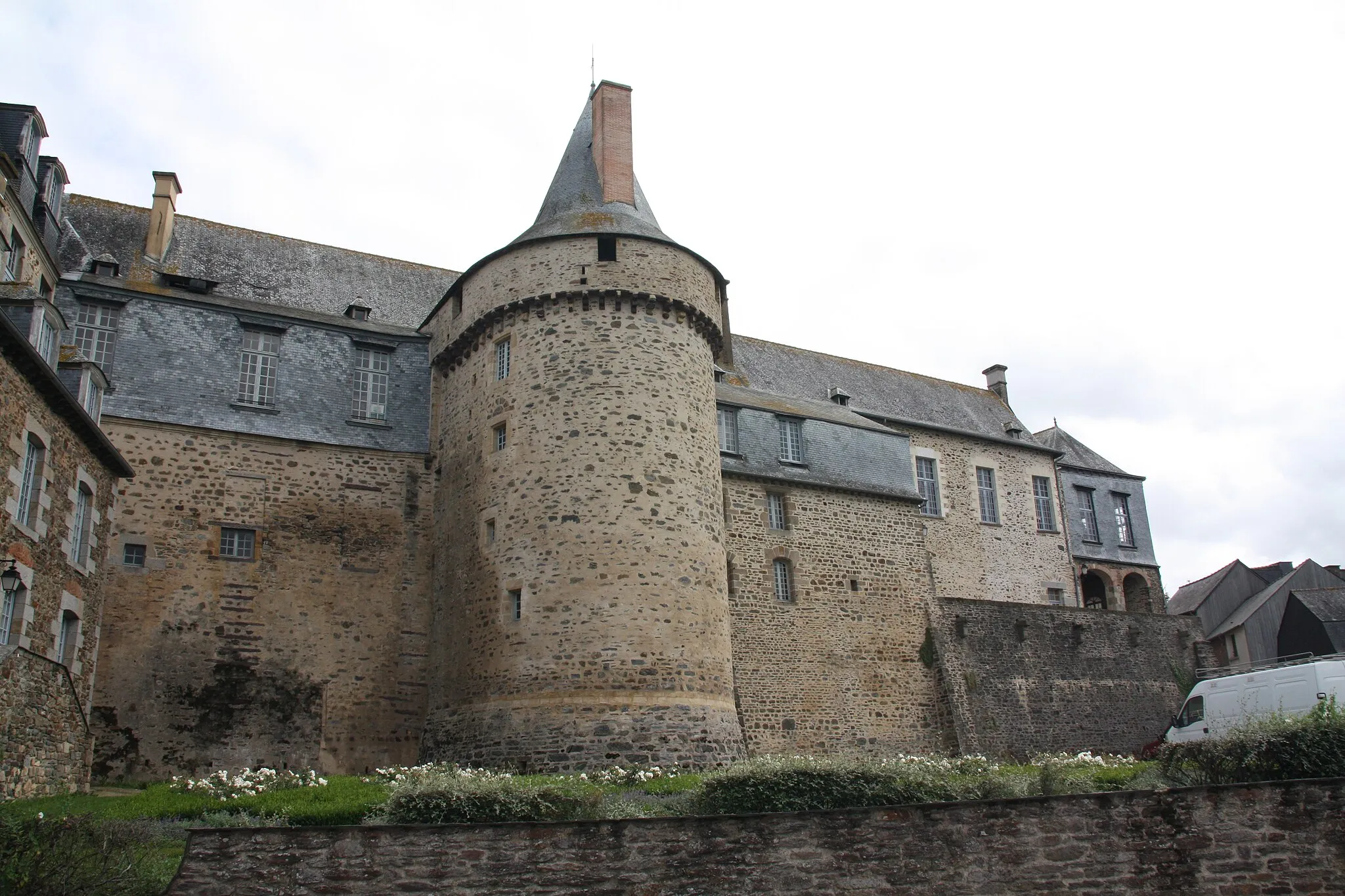 Photo showing: Vue de la partie ouest du Château de Châteauchiron