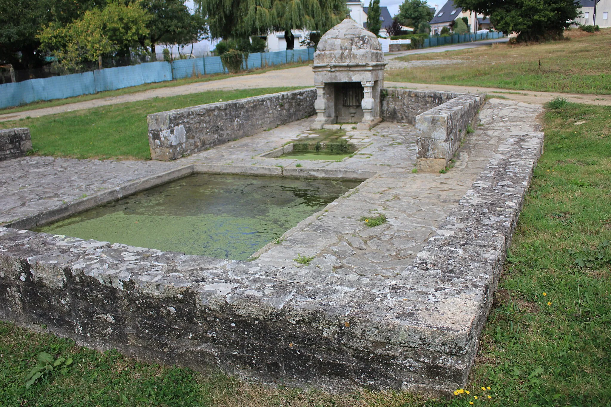 Photo showing: This building is indexed in the base Mérimée, a database of architectural heritage maintained by the French Ministry of Culture, under the reference PA00091443 .