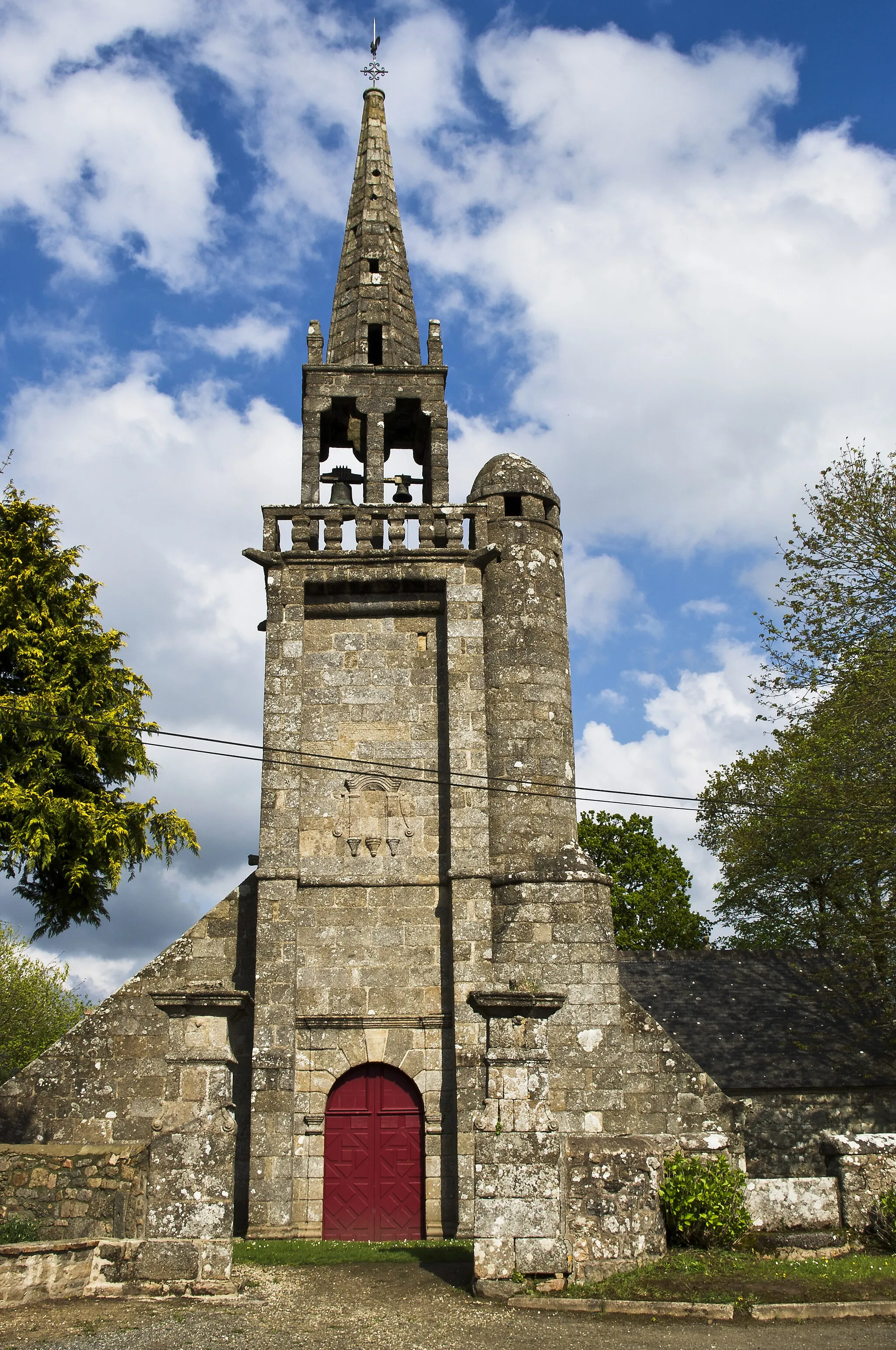 Photo showing: La Chapelle de Botlézan est un lieu de culte catholique situé sur la commune de Bégard, dans le département français des Côtes-d'Armor.