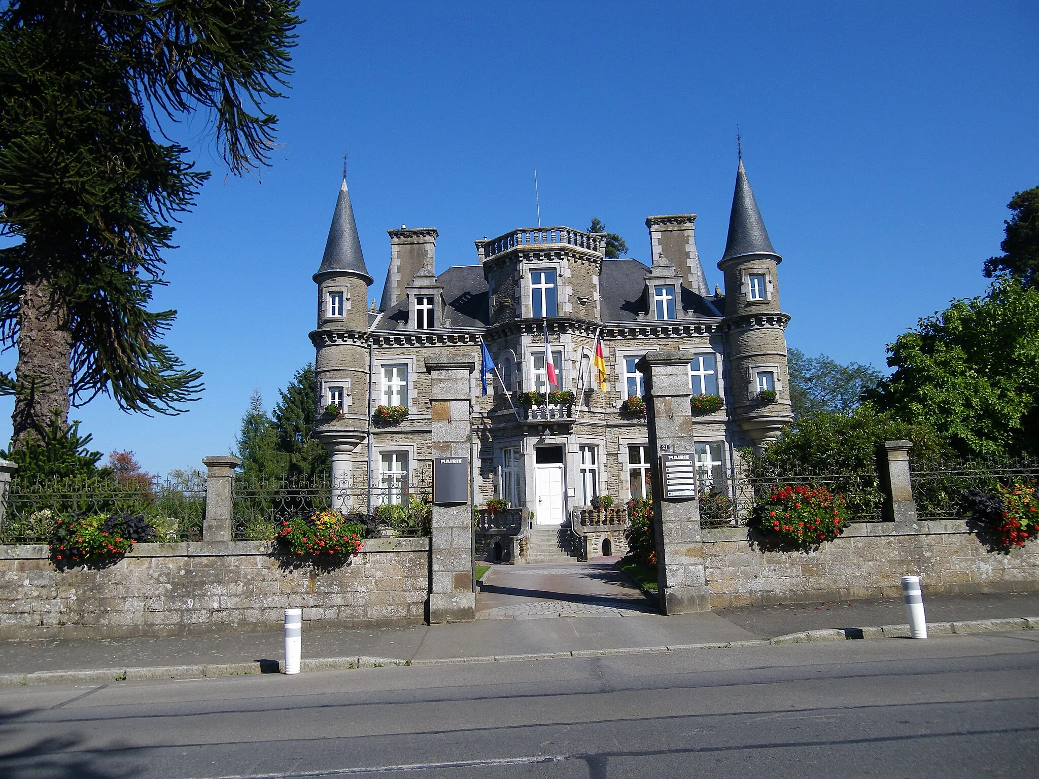 Photo showing: la mairie de st james