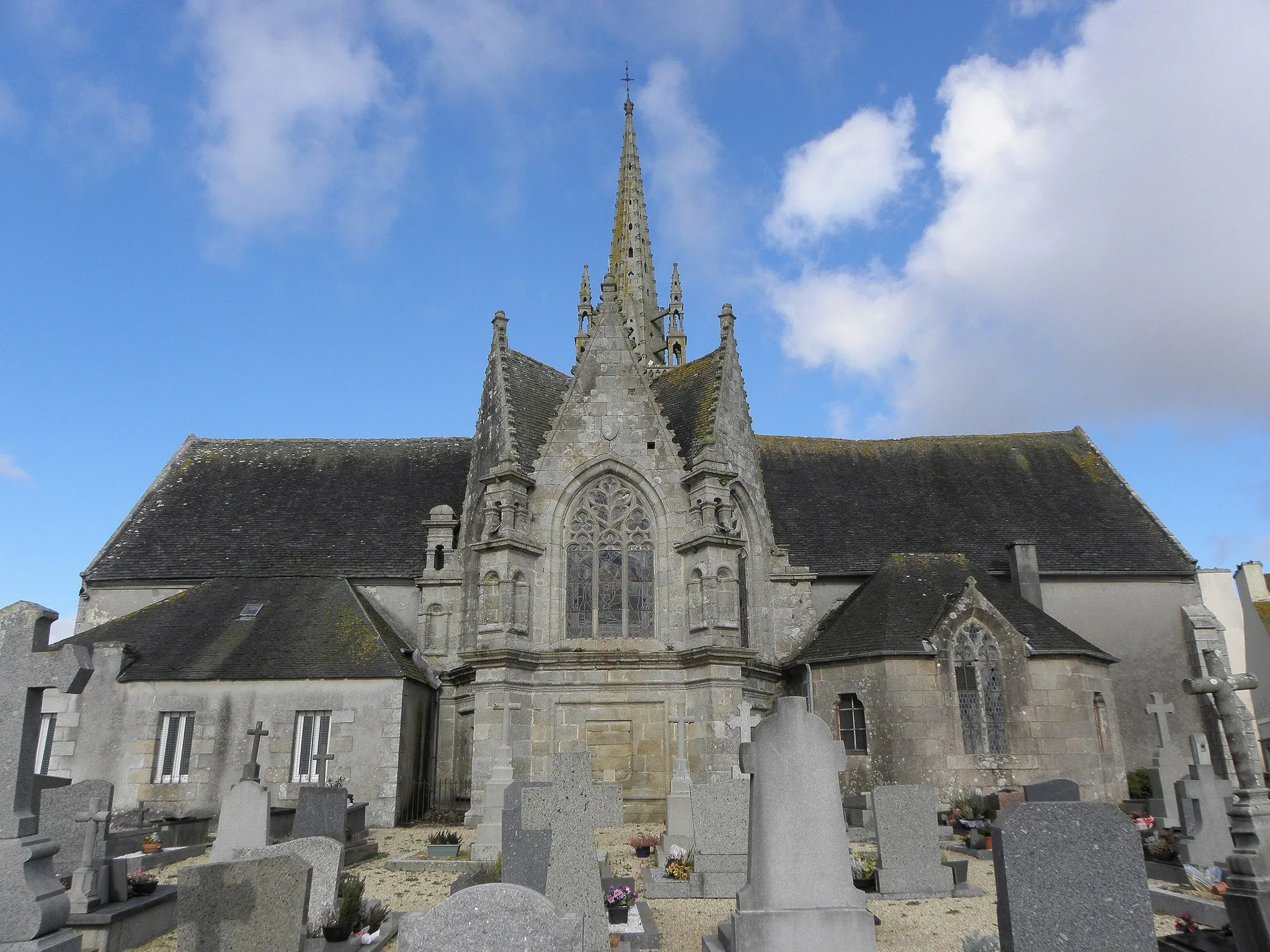 Photo showing: Chevet de l'église Saint-Pierre de Guiclan (29).