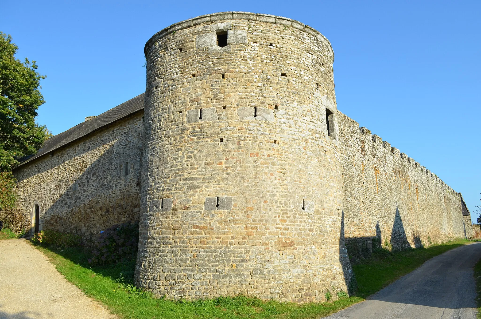 Photo showing: Château du Plessis-Josso (16e s. - 18e s.) - Theix