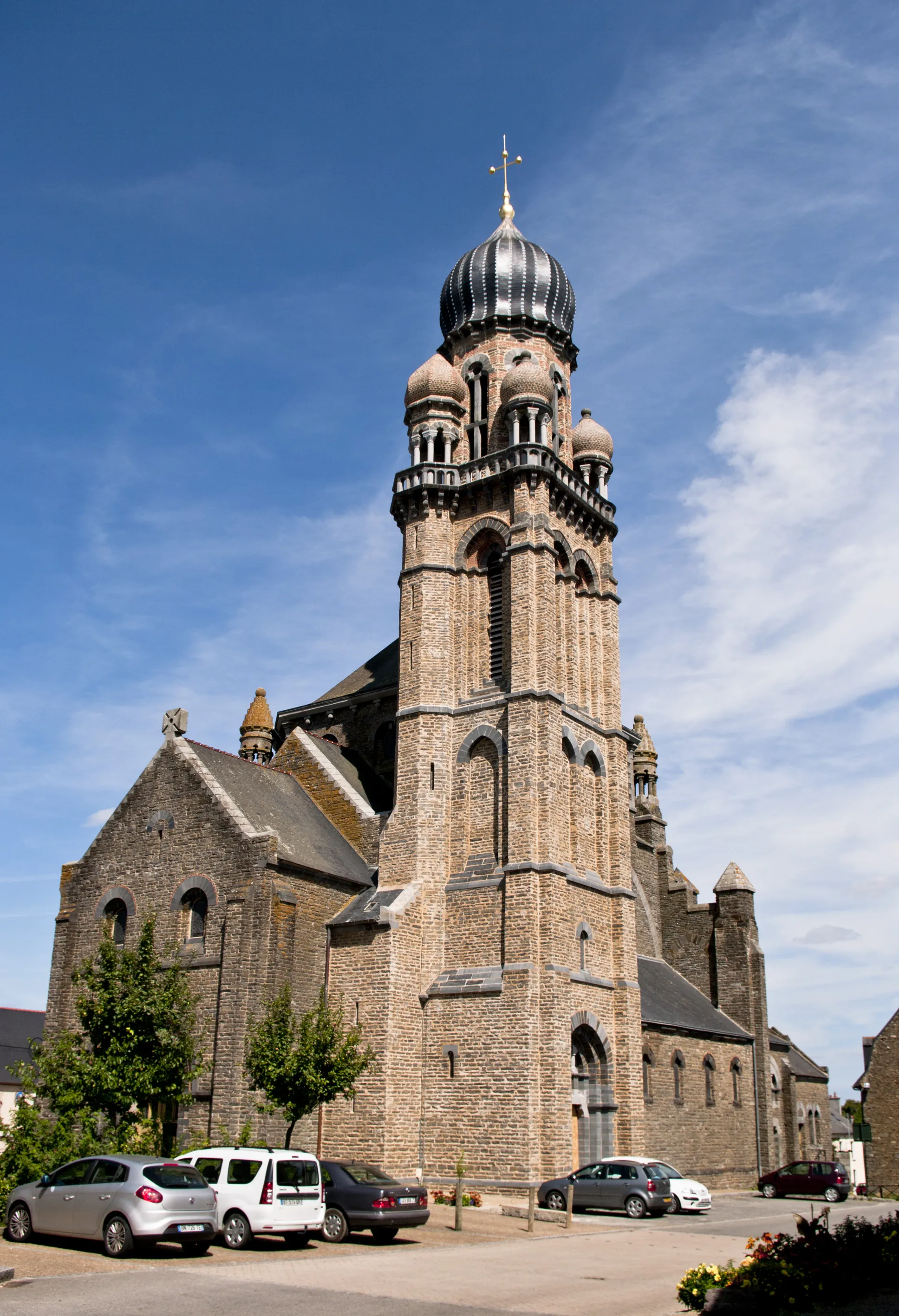 Photo showing: Église Saint-Maximilien Kolbe de Corps-Nuds dans le département d'Ille-et-Vilaine. Façades ouest et sud.