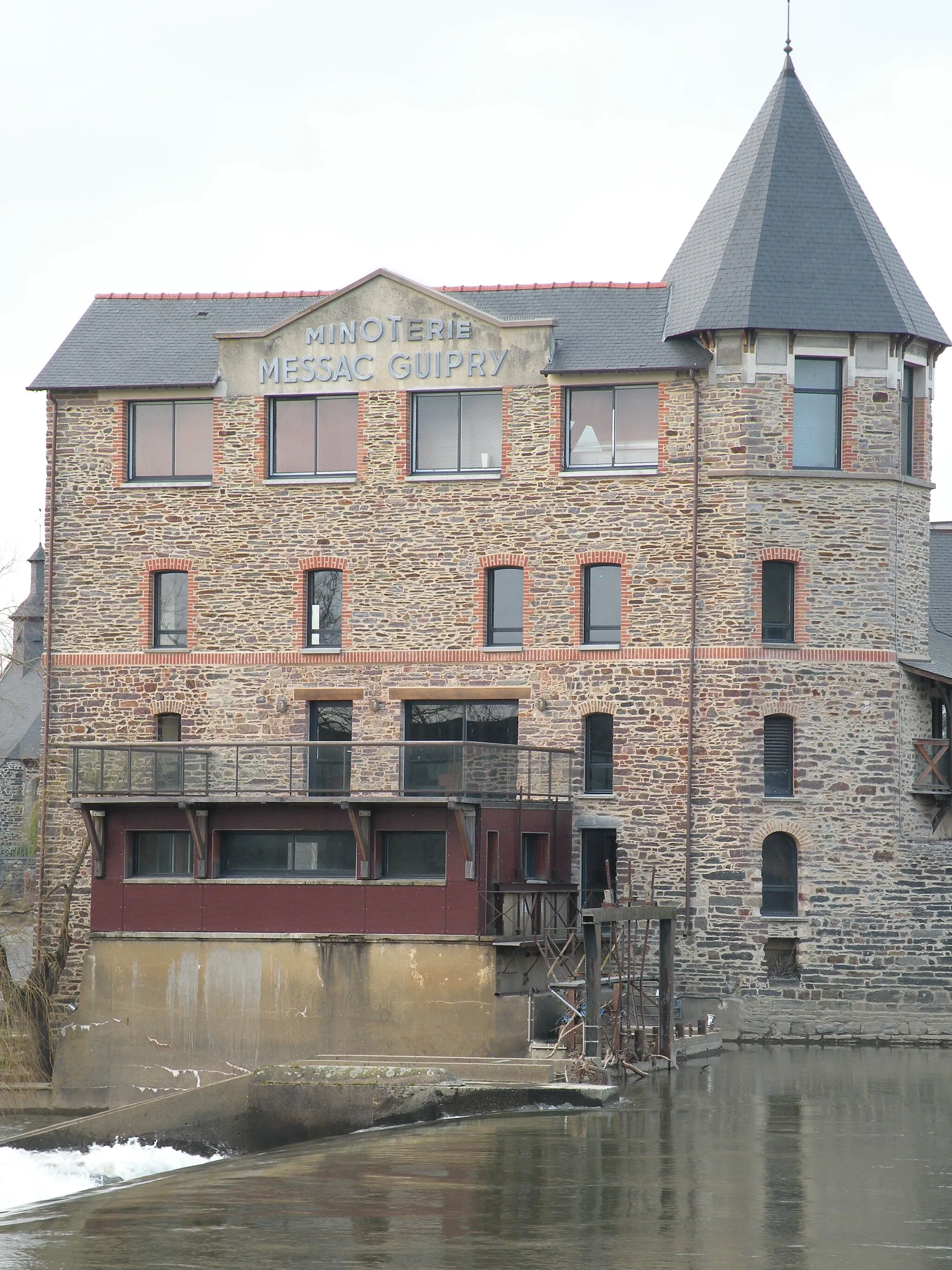 Photo showing: This building is indexed in the base Mérimée, a database of architectural heritage maintained by the French Ministry of Culture, under the reference IA35000525 .