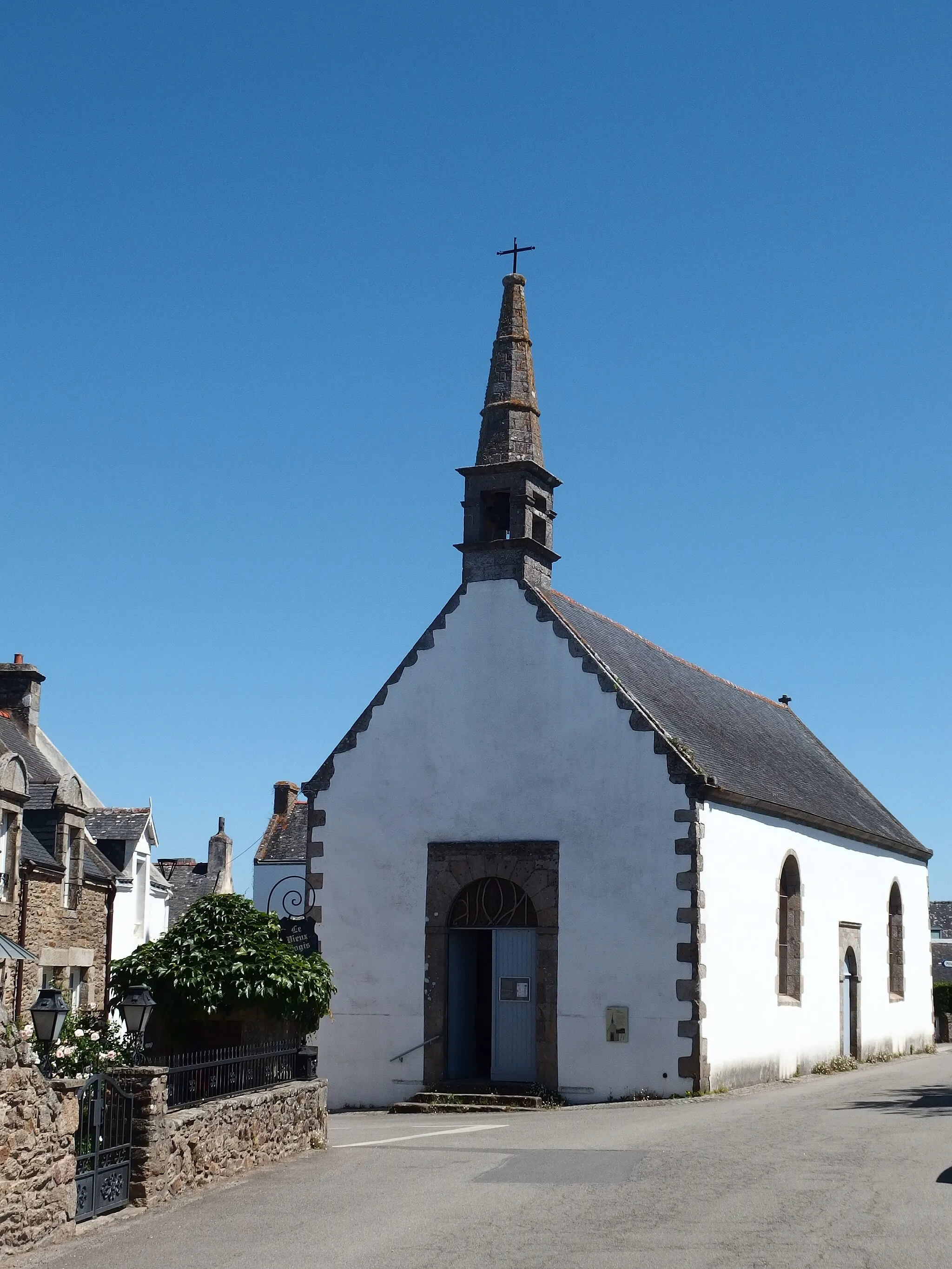 Photo showing: Chapelle de Saint-Julien à Quiberon, vue du nord-ouest vers le sud-est.
