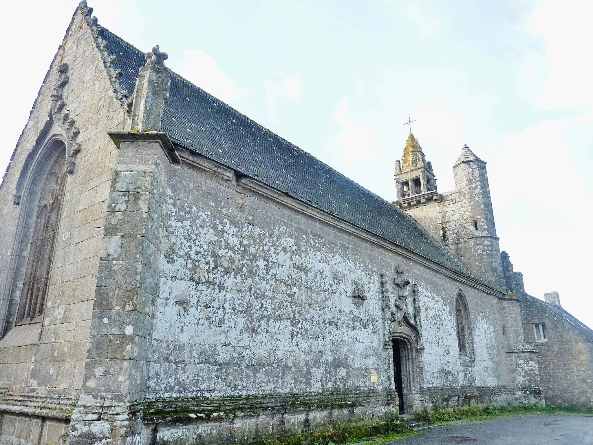 Photo showing: Carnac : la chapelle Saint-Colomban, façade nord (chemin du Gourec).