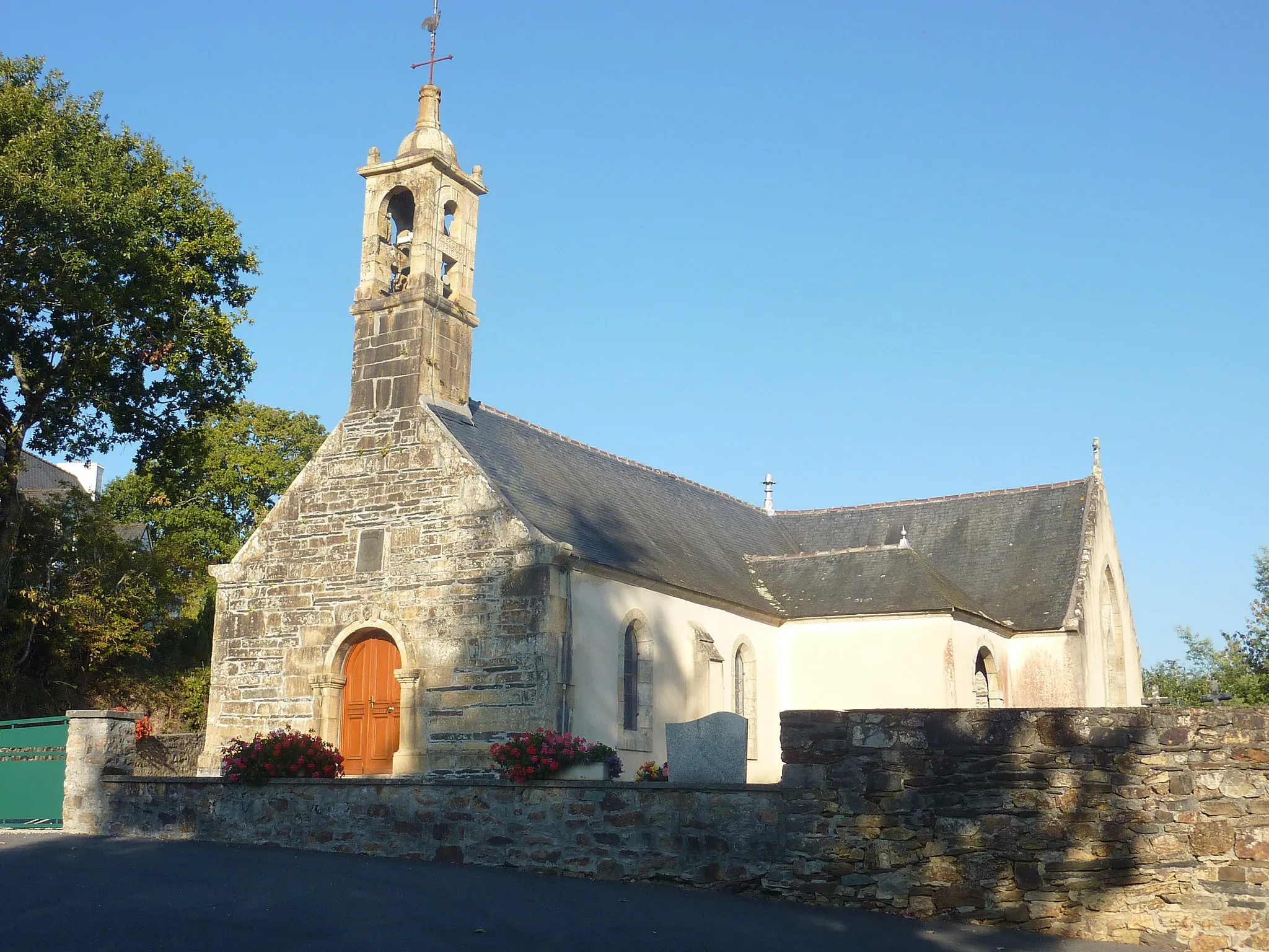 Photo showing: This building is indexed in the base Mérimée, a database of architectural heritage maintained by the French Ministry of Culture, under the reference IA29000052 .