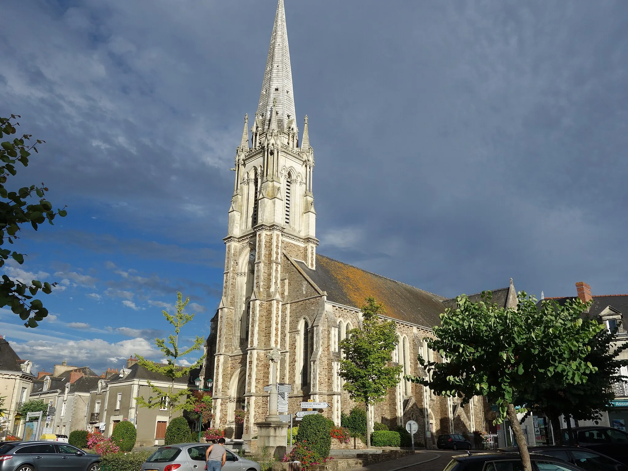 Photo showing: The church of Saint-Pierre de Plessé