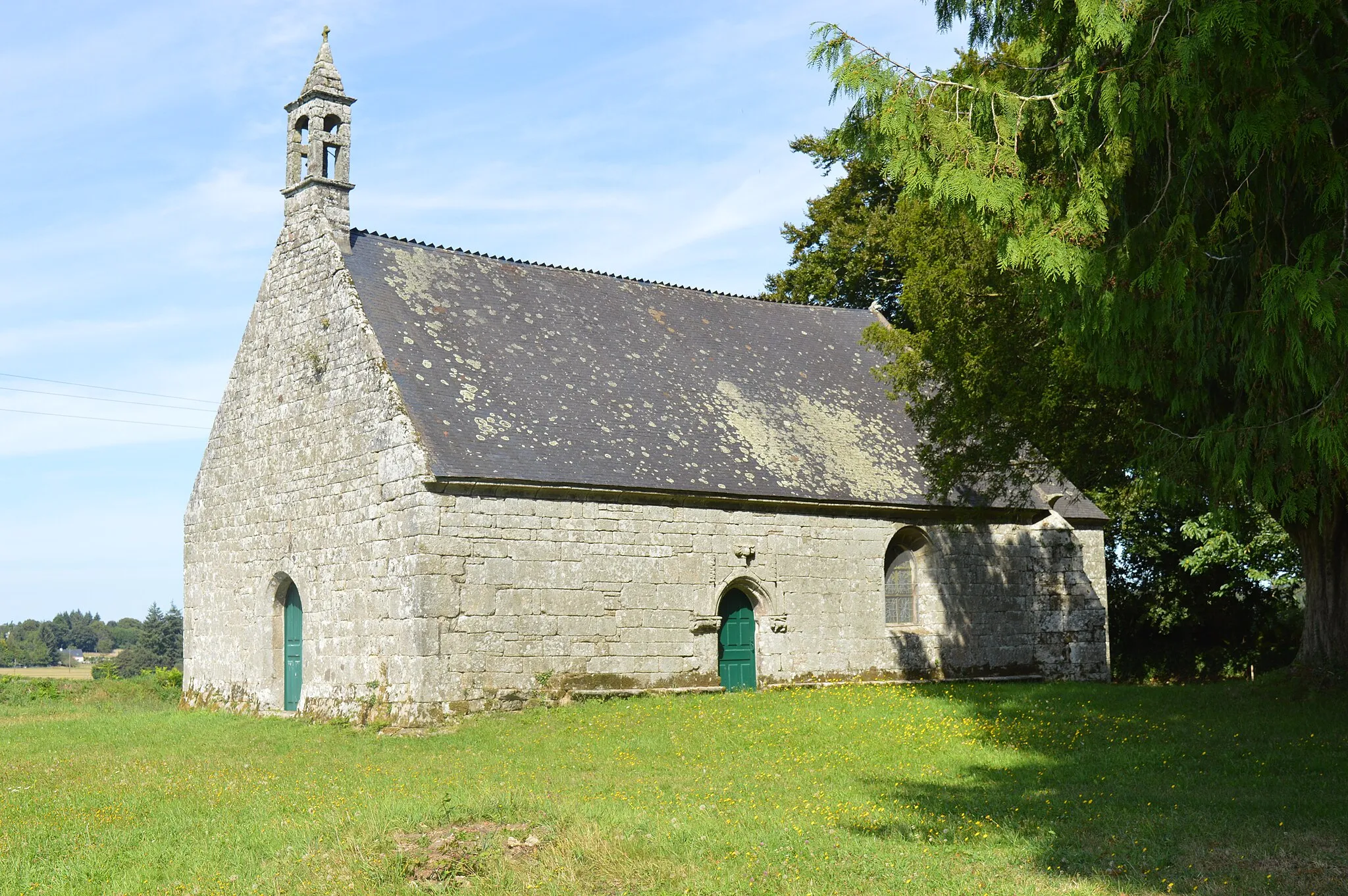 Photo showing: La chapelle Saint-Claude à Inguiniel vu du côté avant droit