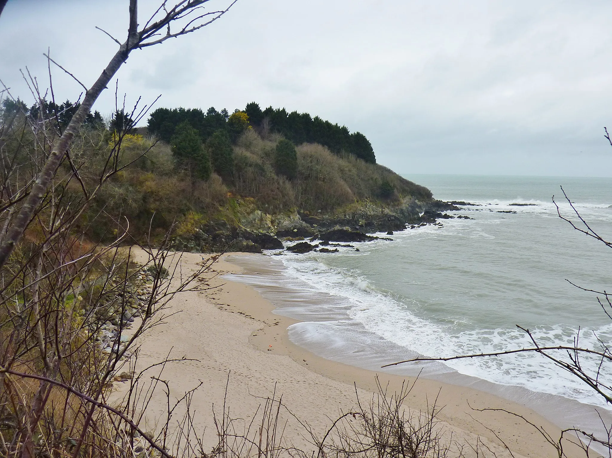 Photo showing: La corniche de Plestin-les-Grèves : la plage de Porz Mellec