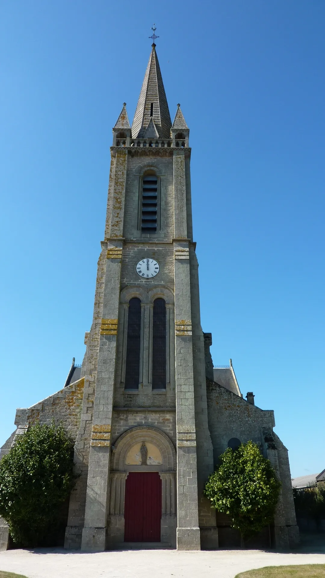 Photo showing: Church of Saint-Vincent-sur-Oust