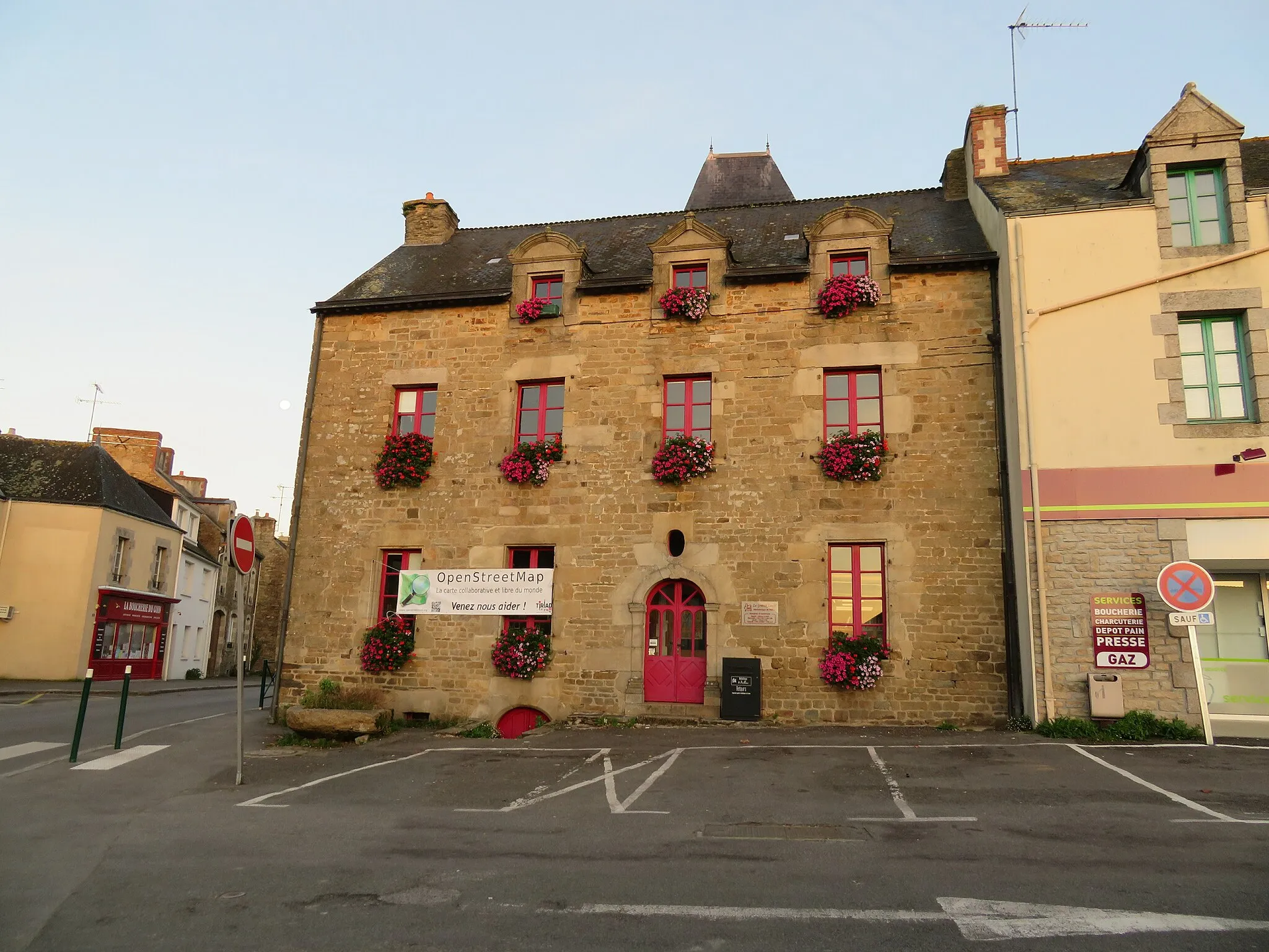 Photo showing: La médiathèque de Peillac (OPL Peillac/Les Fougerêts).