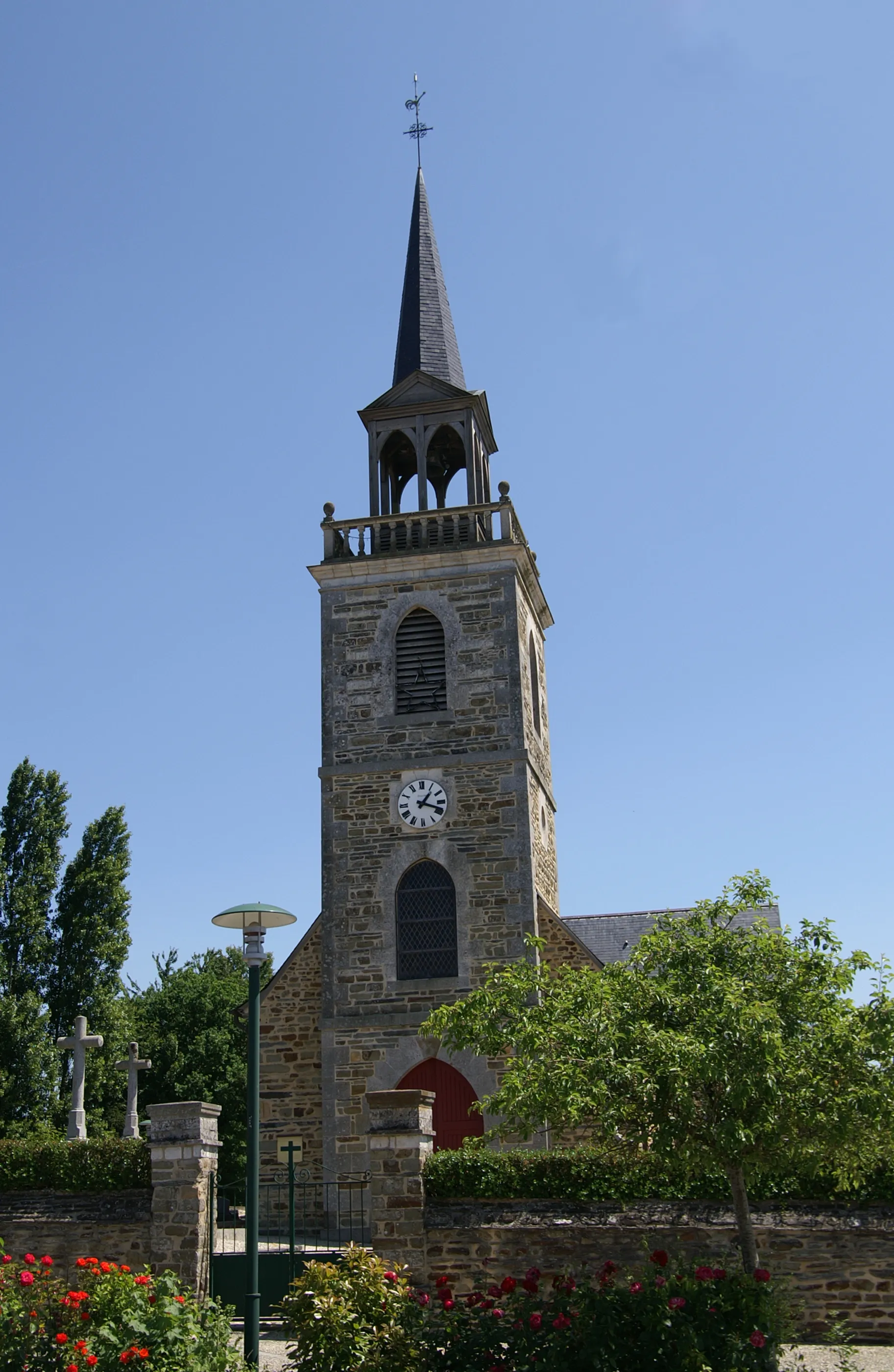 Photo showing: Église Saint-Aubin de Saint-Aubin-du-Pavail.