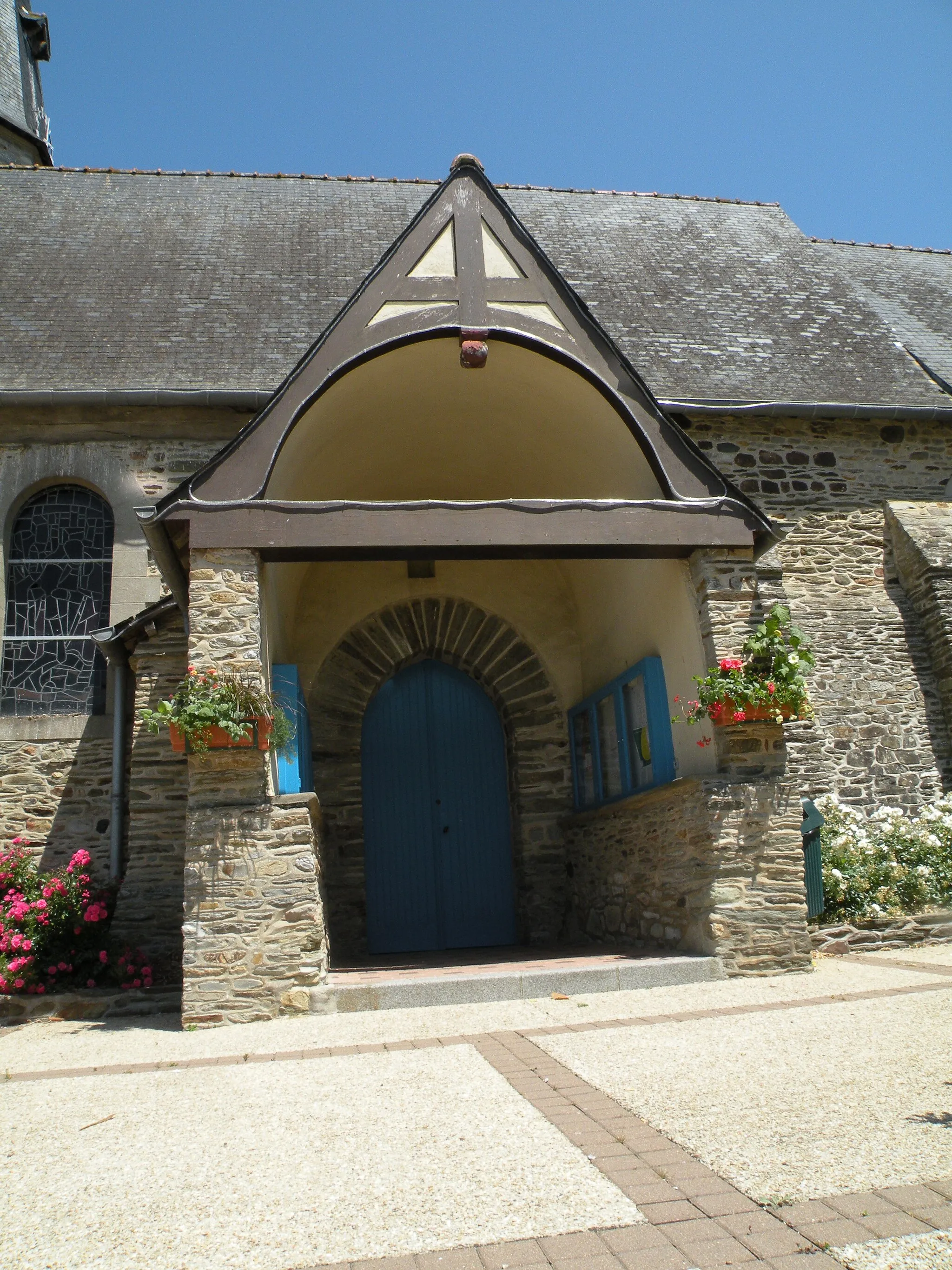 Photo showing: Entrée de l’église de Saint-Didier (Ille-et-Vilaine).
