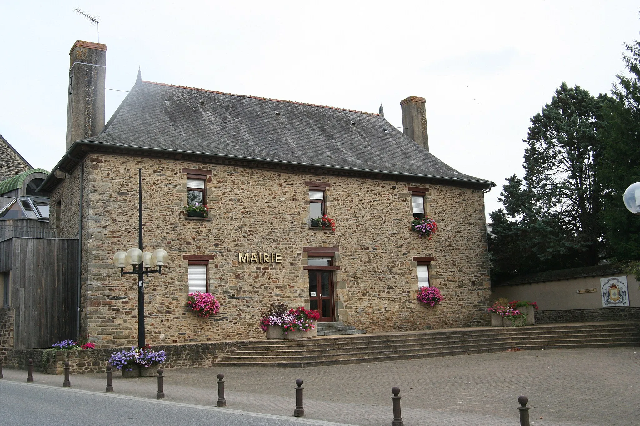 Photo showing: Mairie de Piré-sur-Seiche.