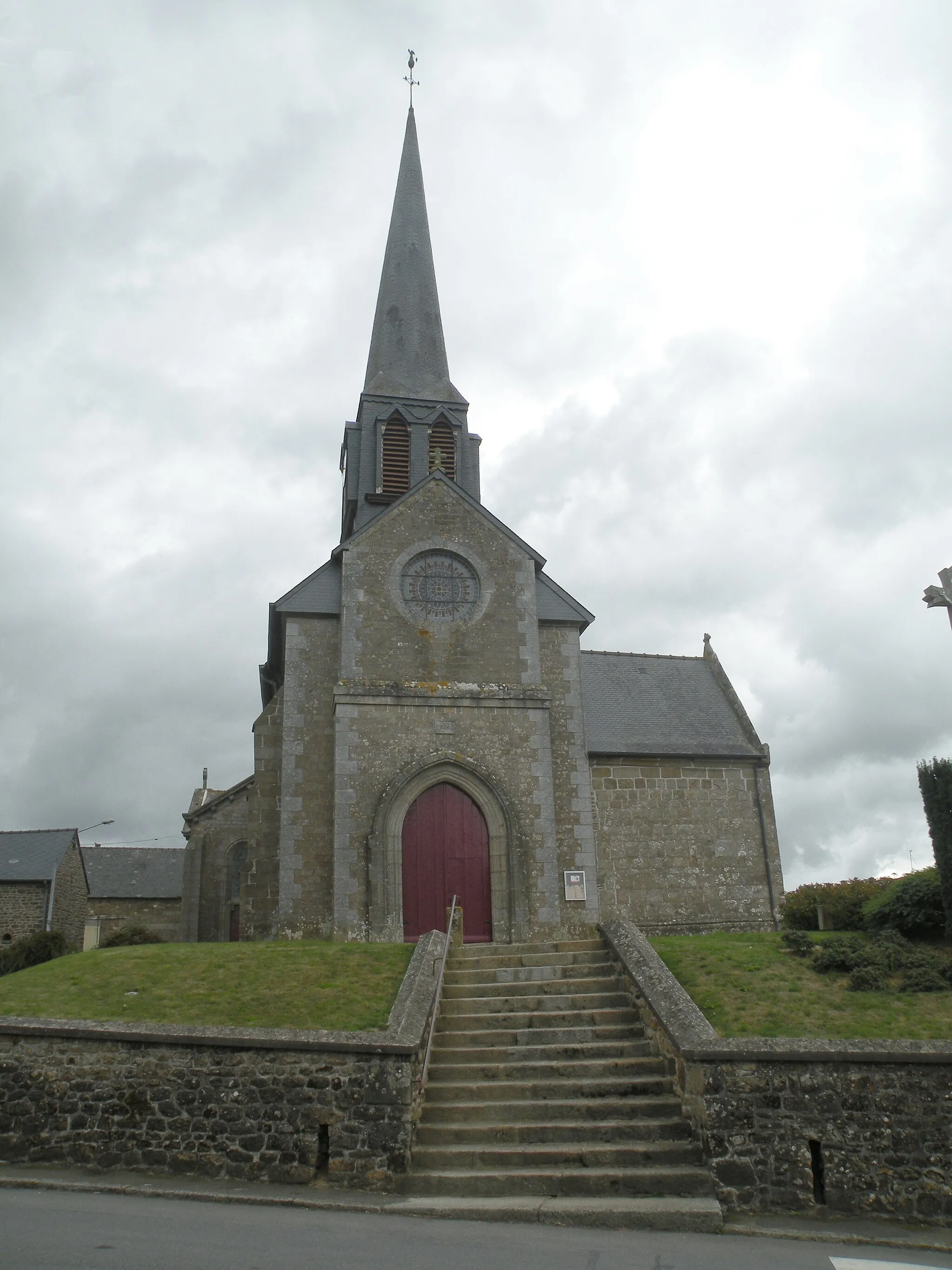 Photo showing: Church of Saint-Sauveur-des-Landes.