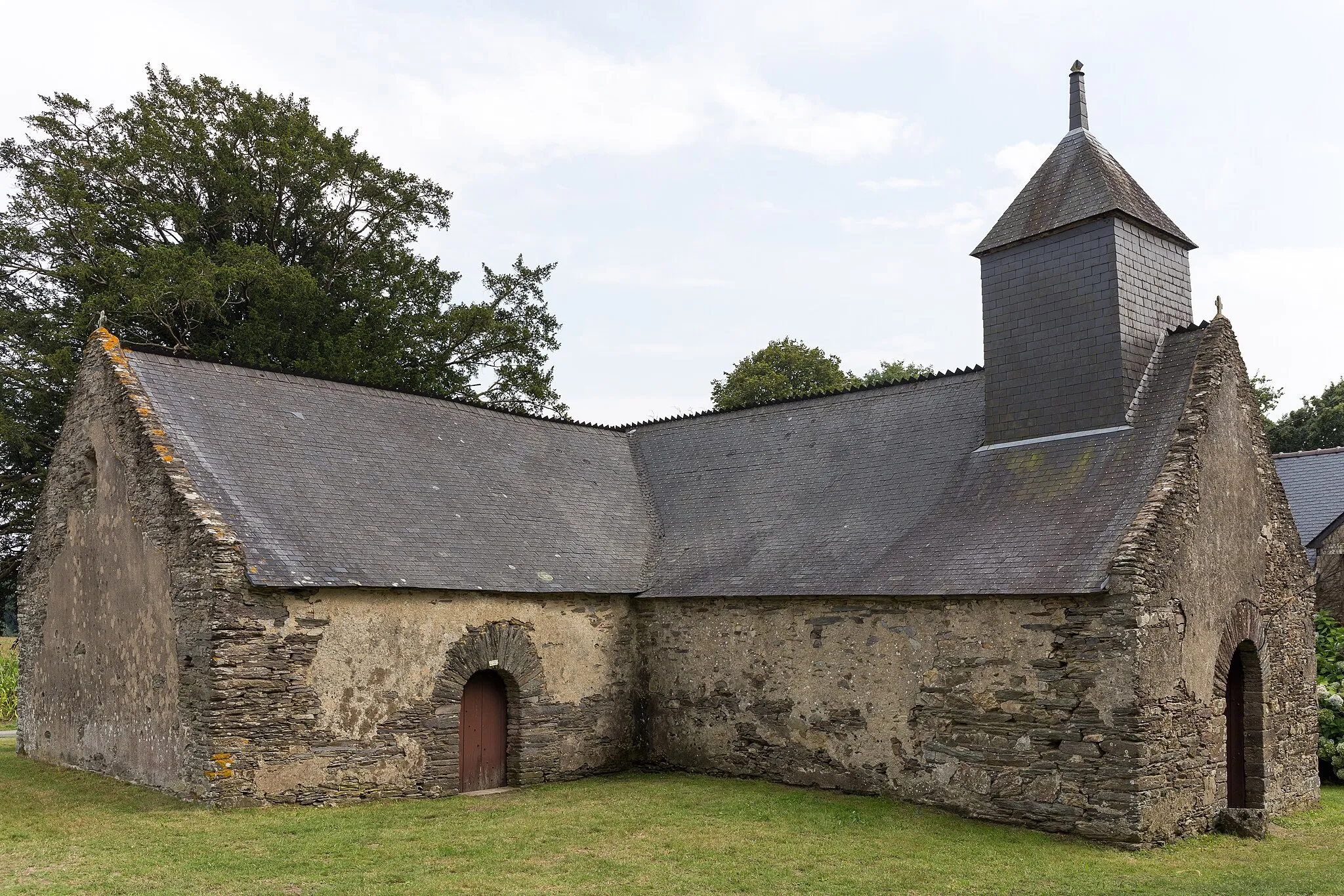 Photo showing: This building is inscrit au titre des monuments historiques de la France. It is indexed in the base Mérimée, a database of architectural heritage maintained by the French Ministry of Culture, under the reference PA00091149 .