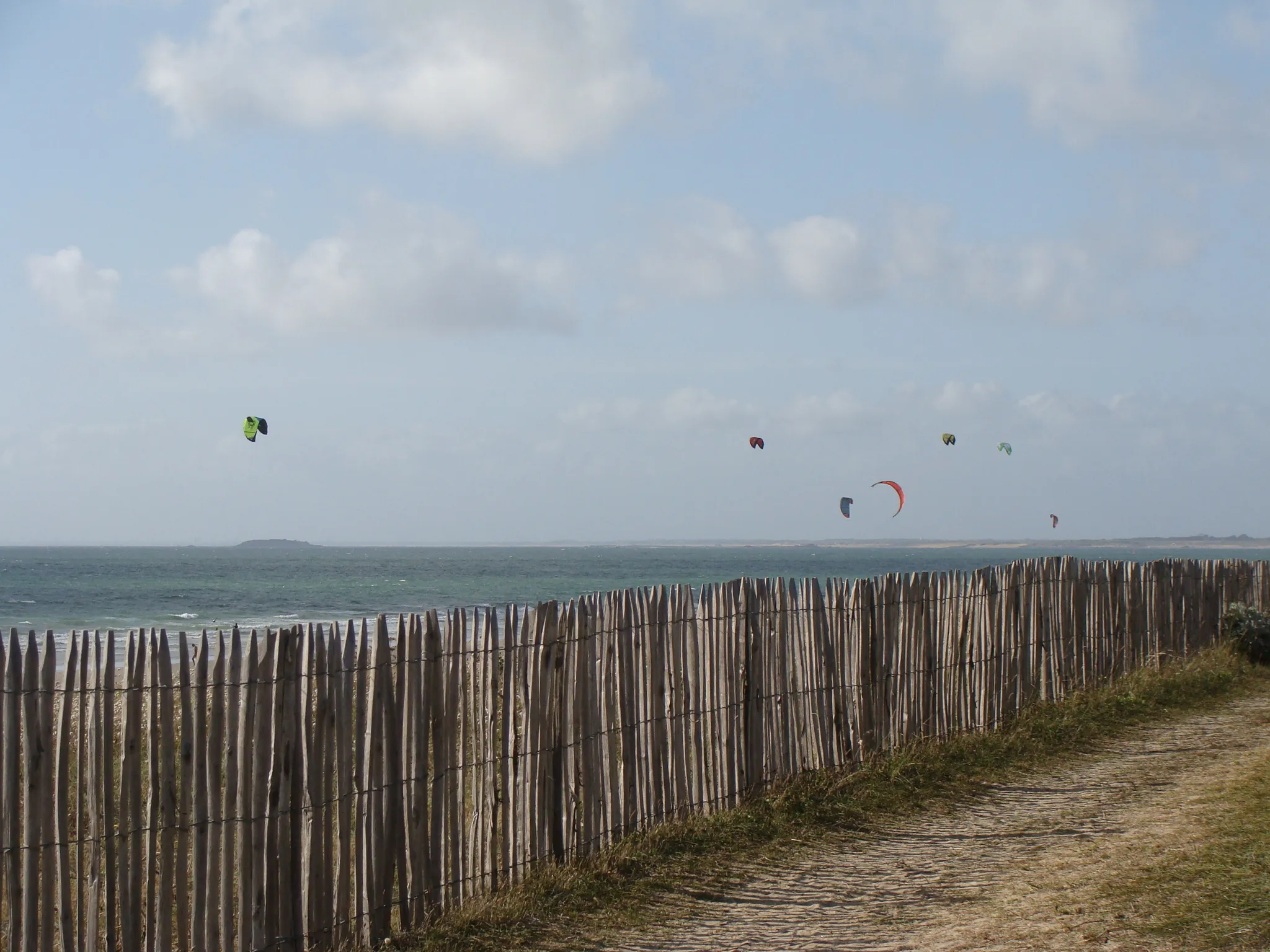 Photo showing: kitesurfing in Penthièvre, Saint-Pierre Quiberon, Morbihan, France