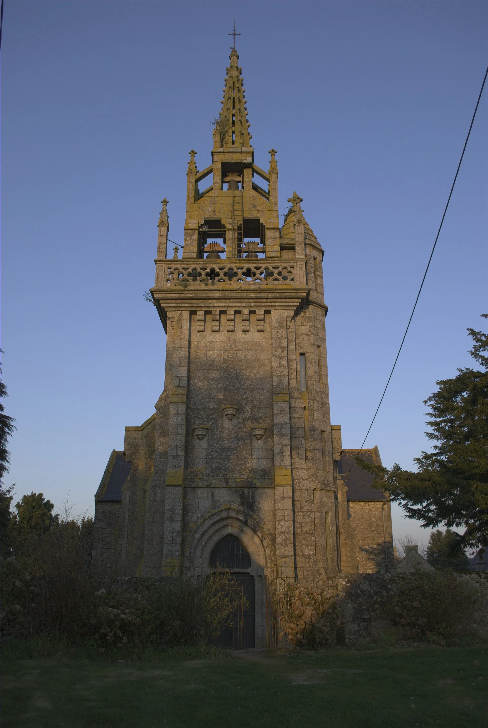 Photo showing: Church of Saint-Connan in the village of Saint-Connan(France).