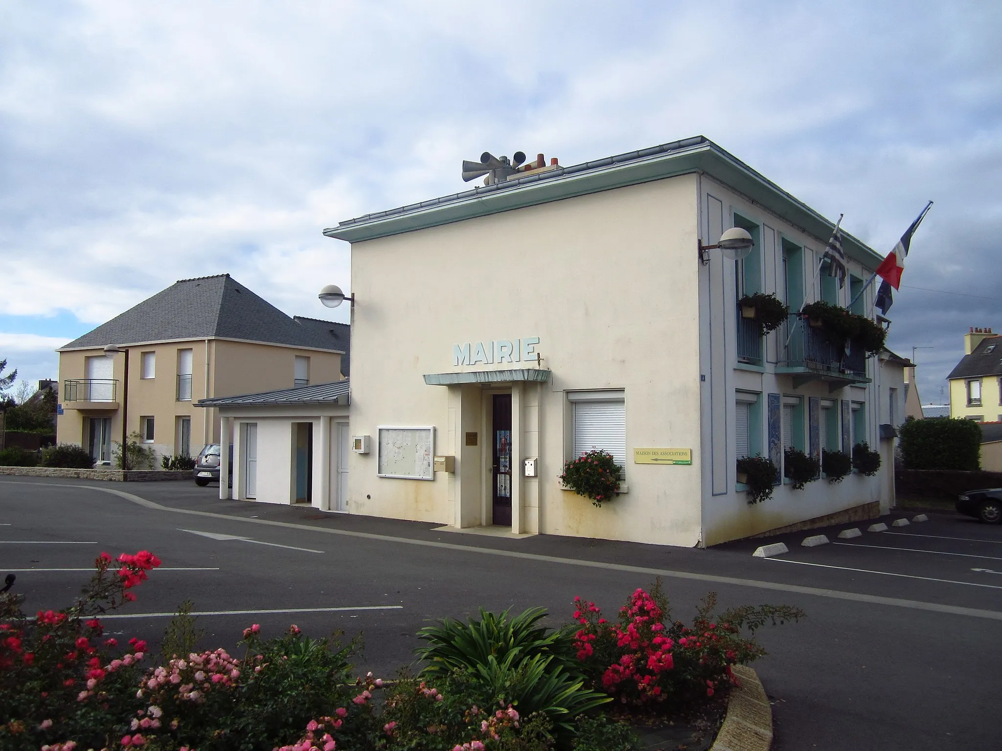 Photo showing: Town Hall of Lanvéoc, Finistère