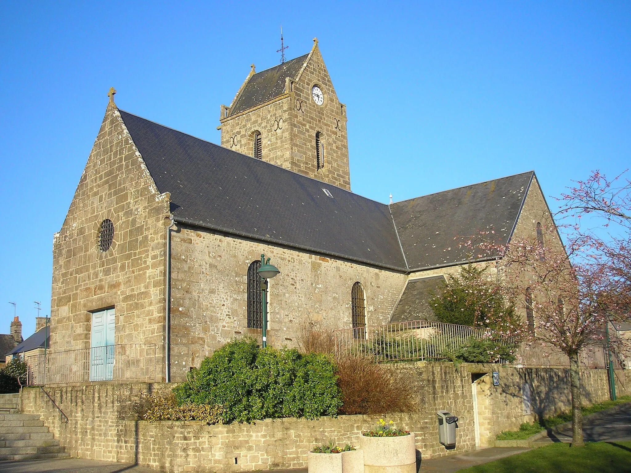 Photo showing: Saint-Martin-de-Landelles (Normandie, France). L'église Saint-Martin.