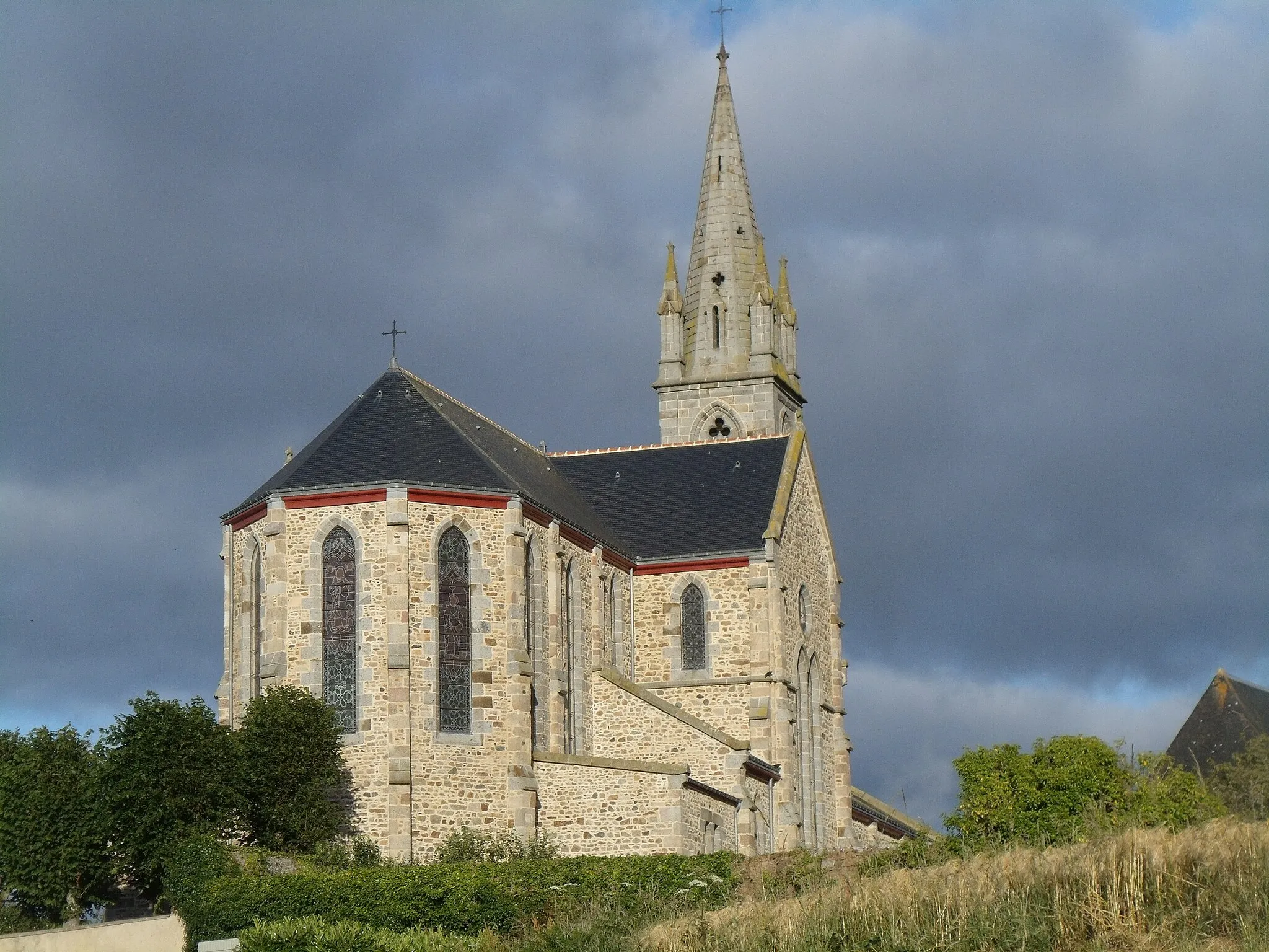 Photo showing: L'église Saint-Pierre et Saint-Paul de Plouvara