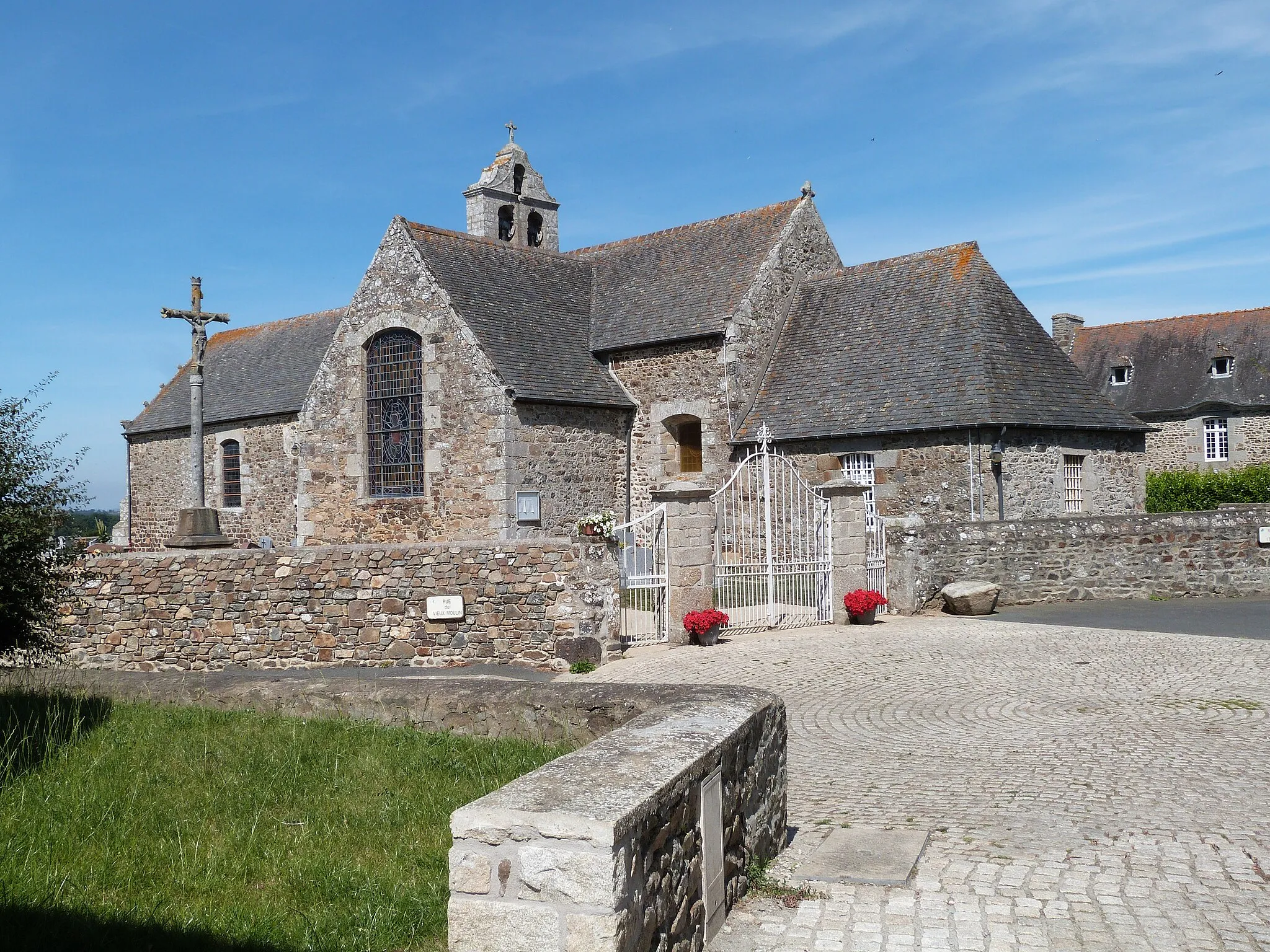 Photo showing: Eglise Saint-Pierre-et-Saint-Jean-Baptiste d'Andel