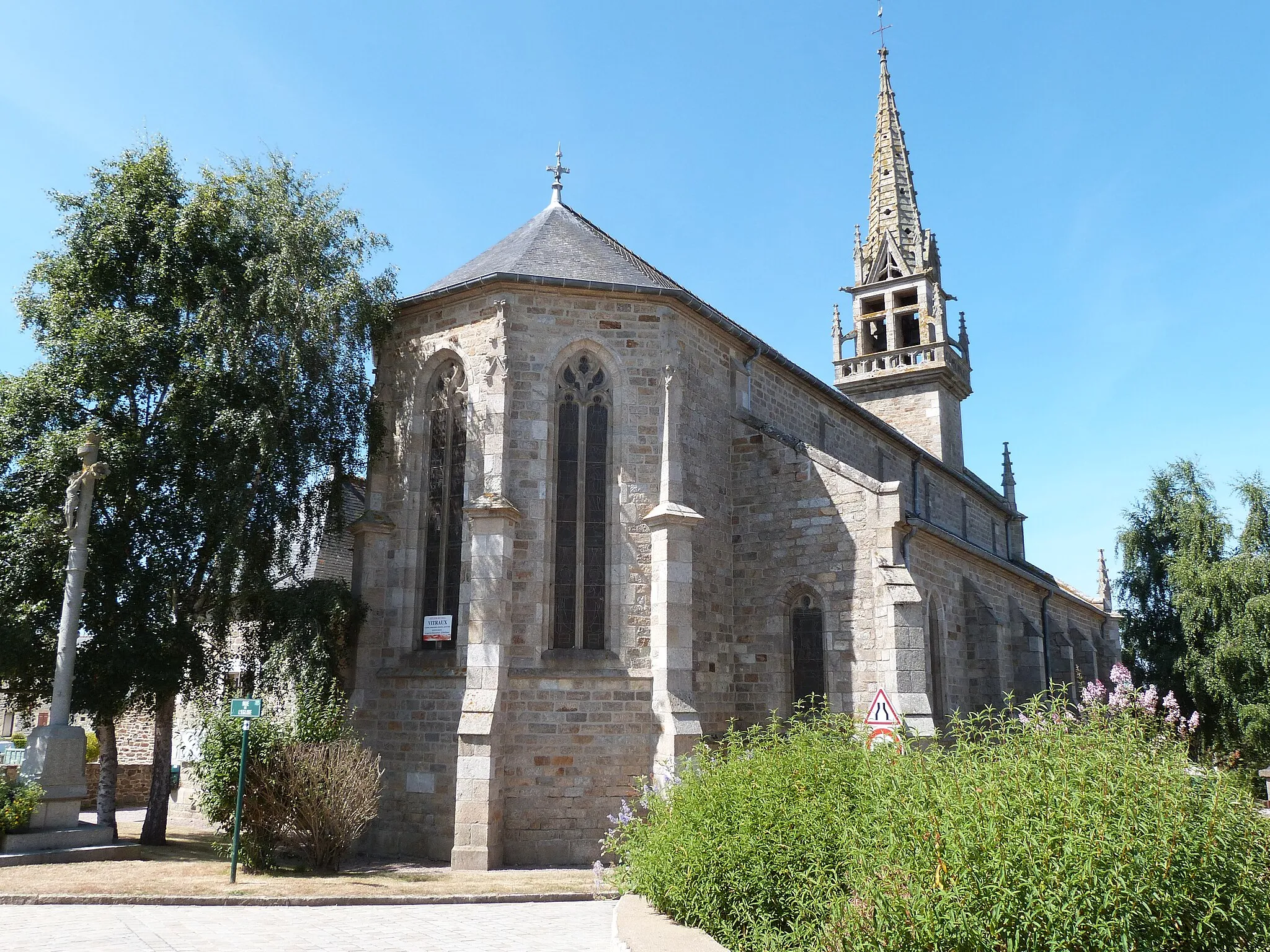 Photo showing: Chevet de l'église Saint-Jean-Baptiste de Coëtmieux