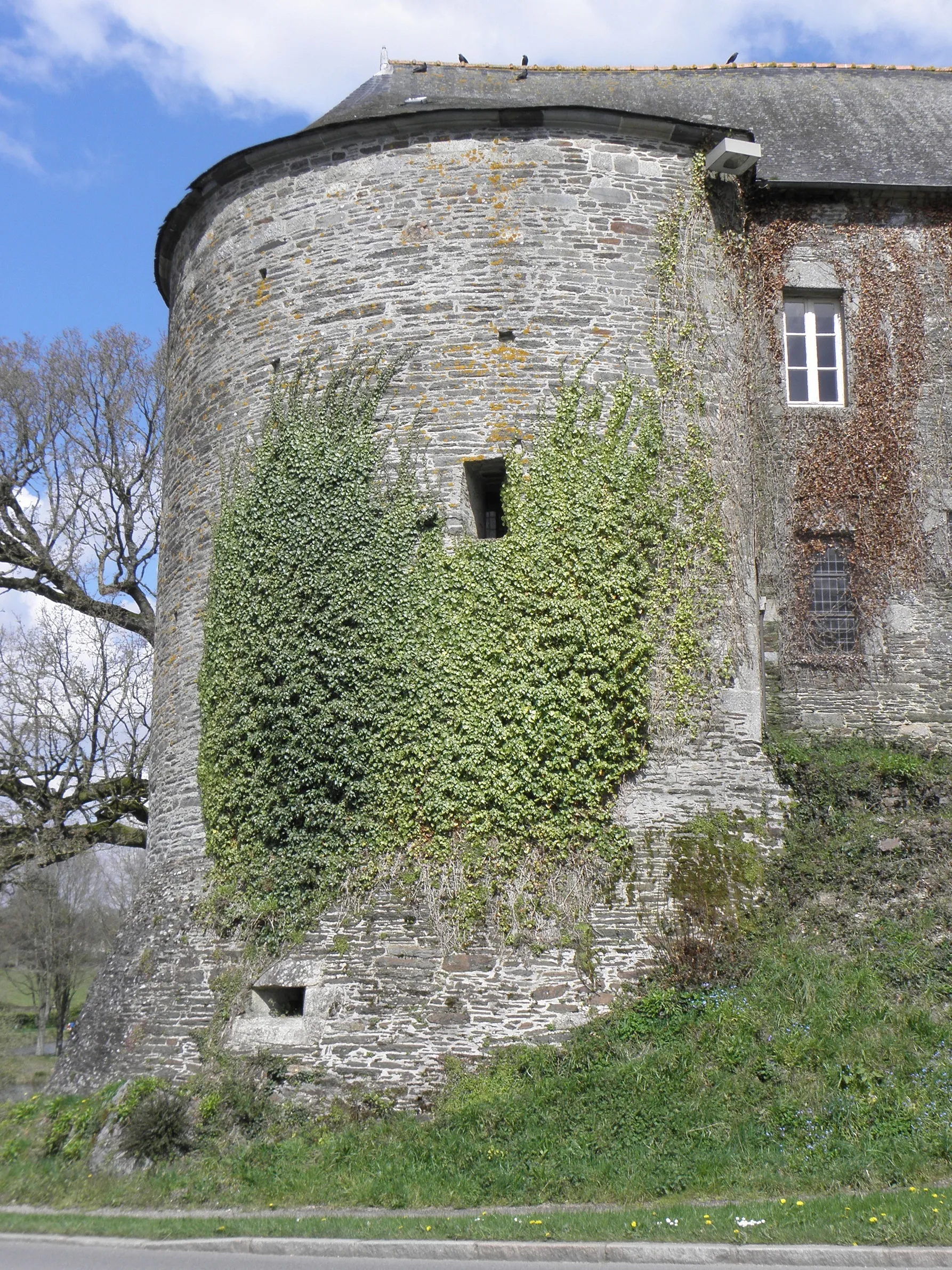 Photo showing: Château de Corlay (22).