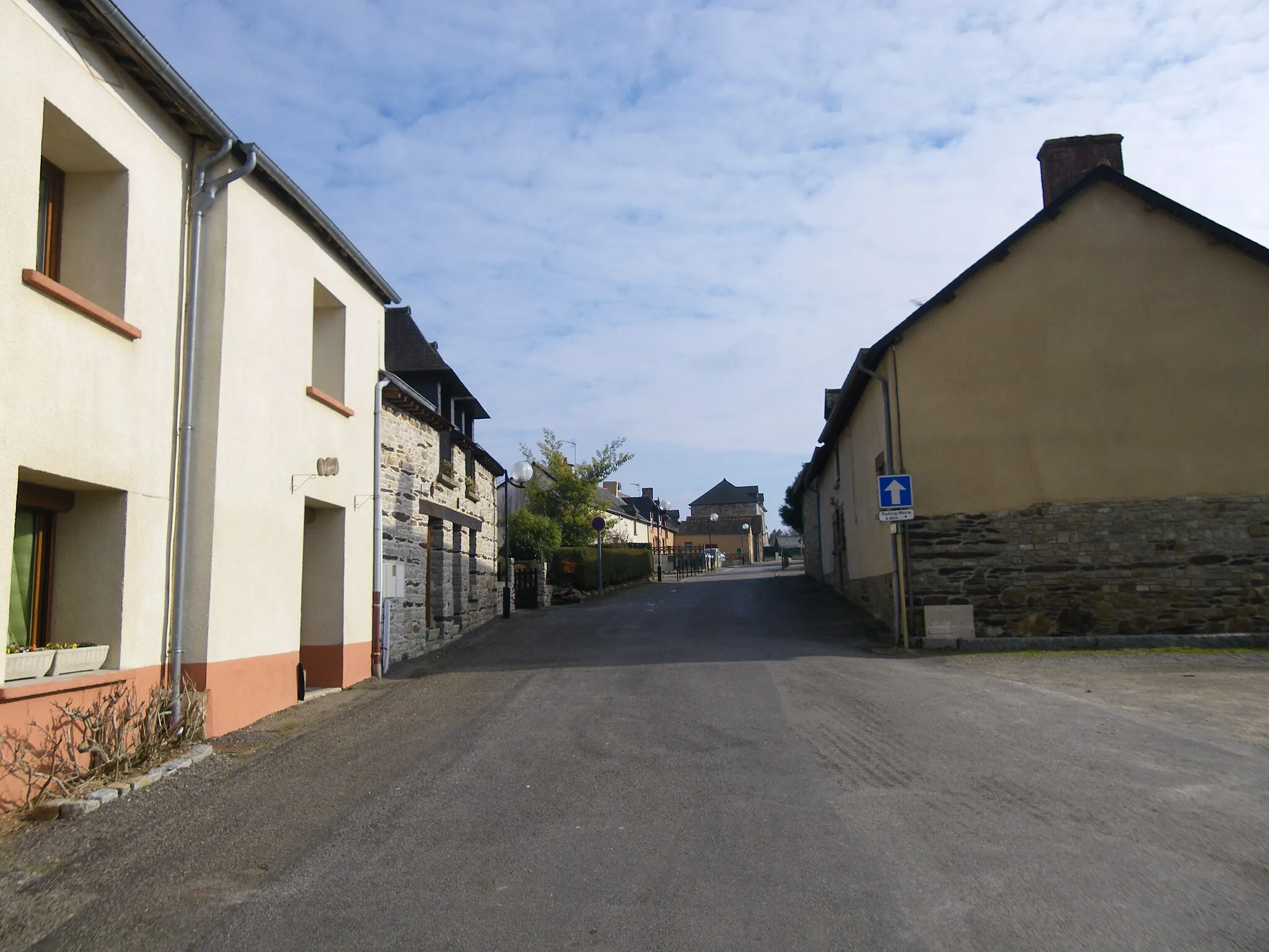 Photo showing: rue de crevin