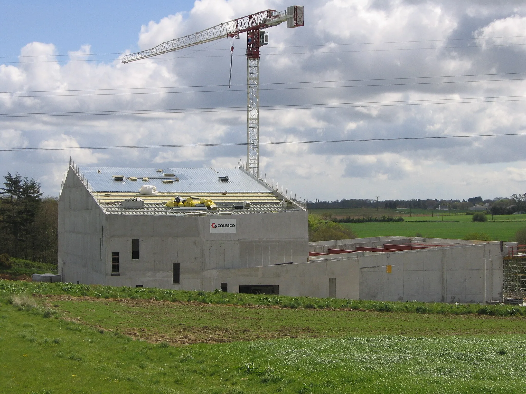 Photo showing: La salle polyvalente de Landivisiau en construction en avril 2009